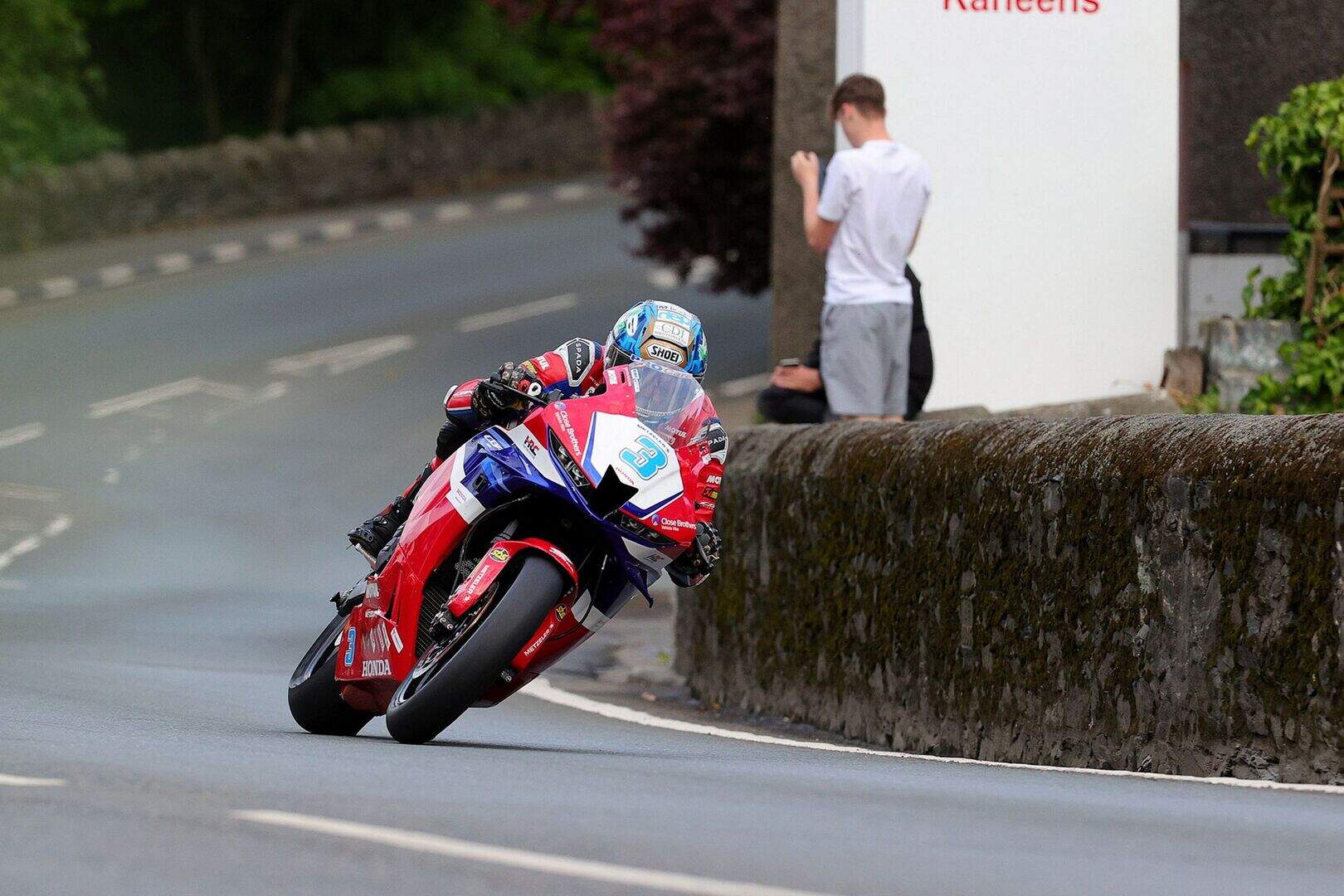Isle of Man TT: Dean Harrison sets blistering pace as qualifying gets ...