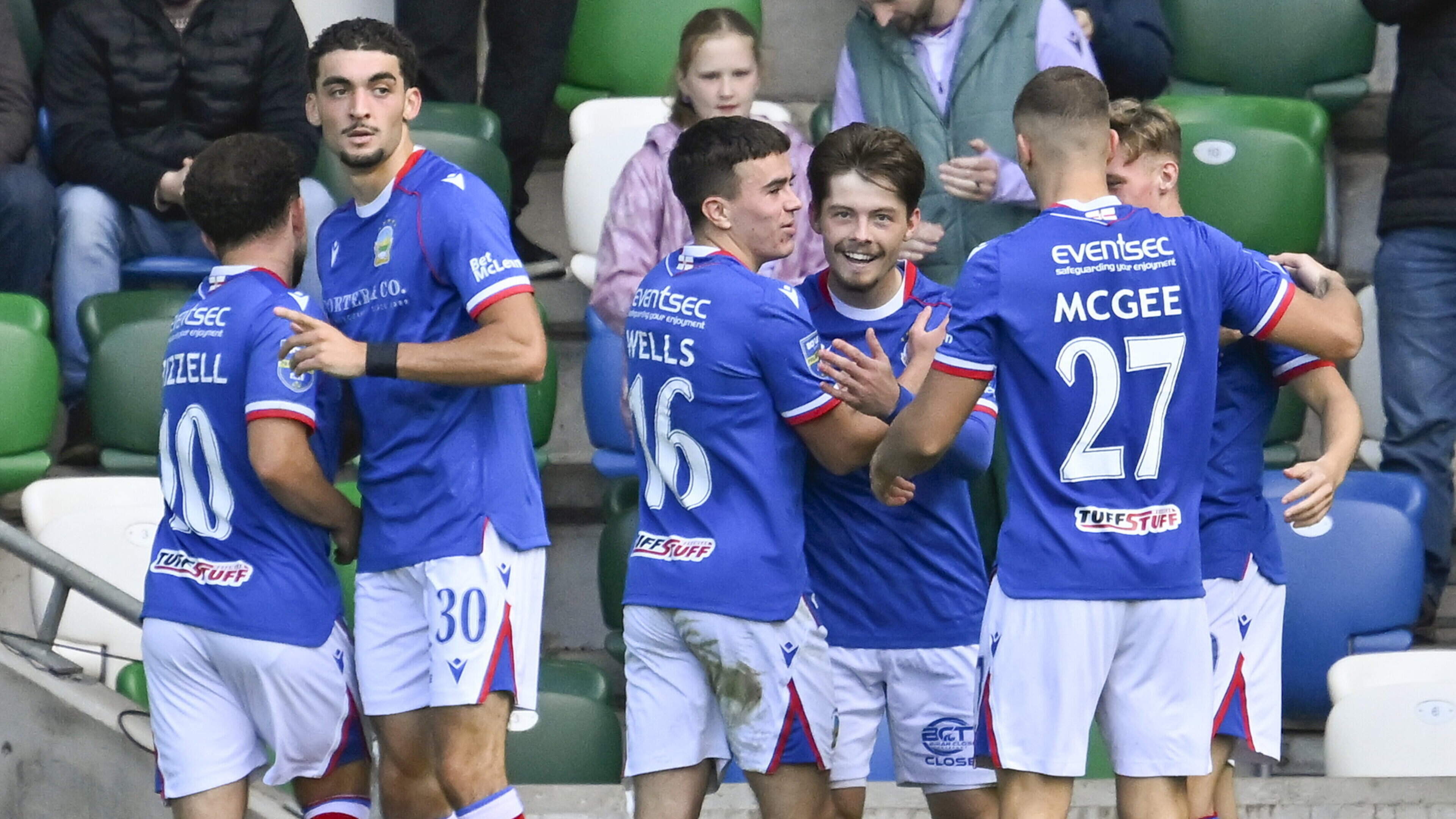 Linfield boss explains why he has ‘no issues’ at being excluded from two-horse title race