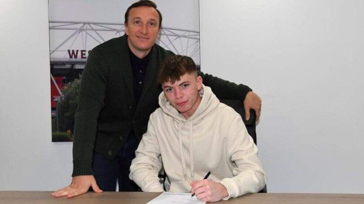 West Ham United's Patrick Kelly signs new deal | Belfast Telegraph