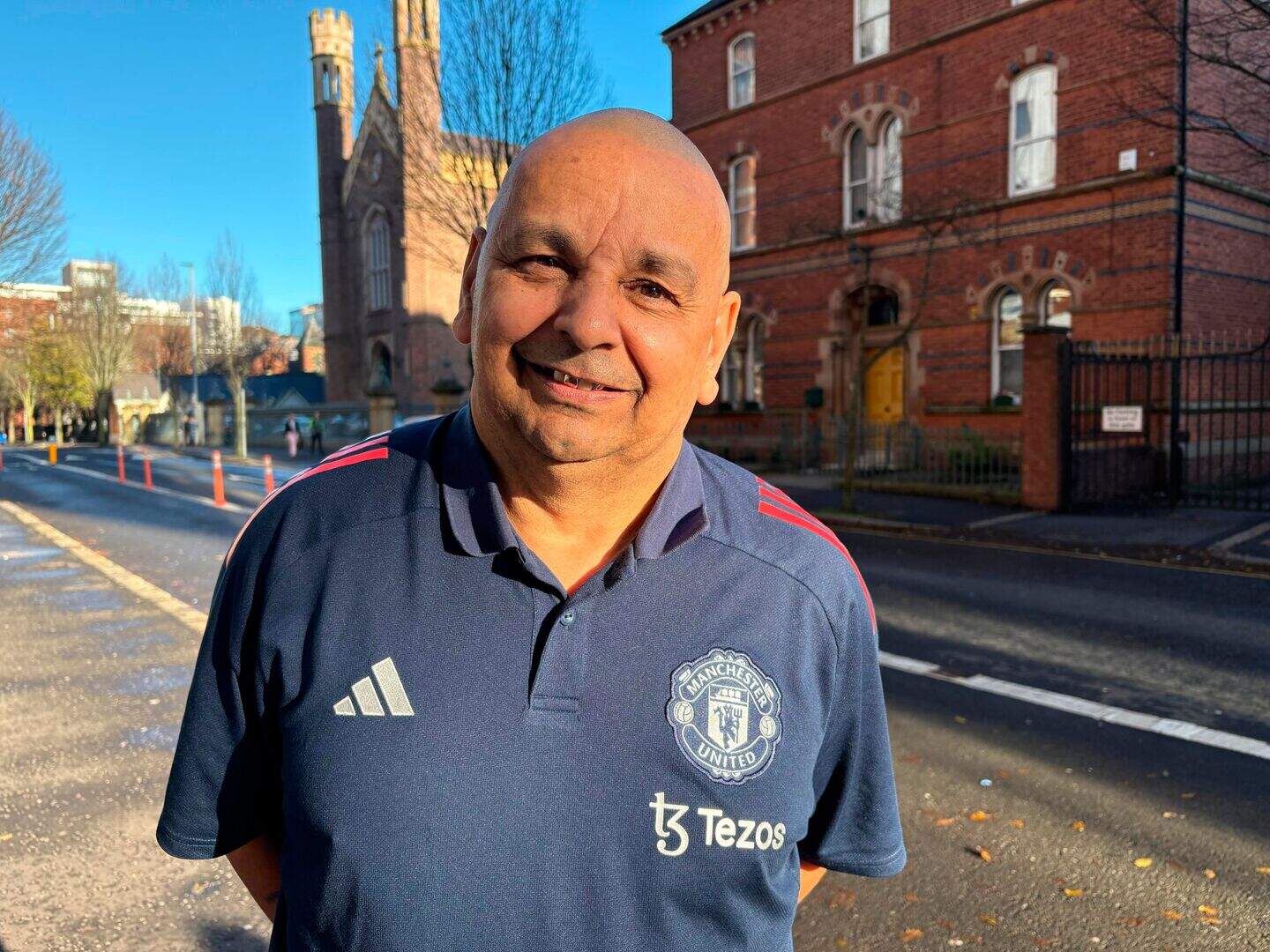 Manchester United fans make pilgrimage to Belfast for George Best’s ...