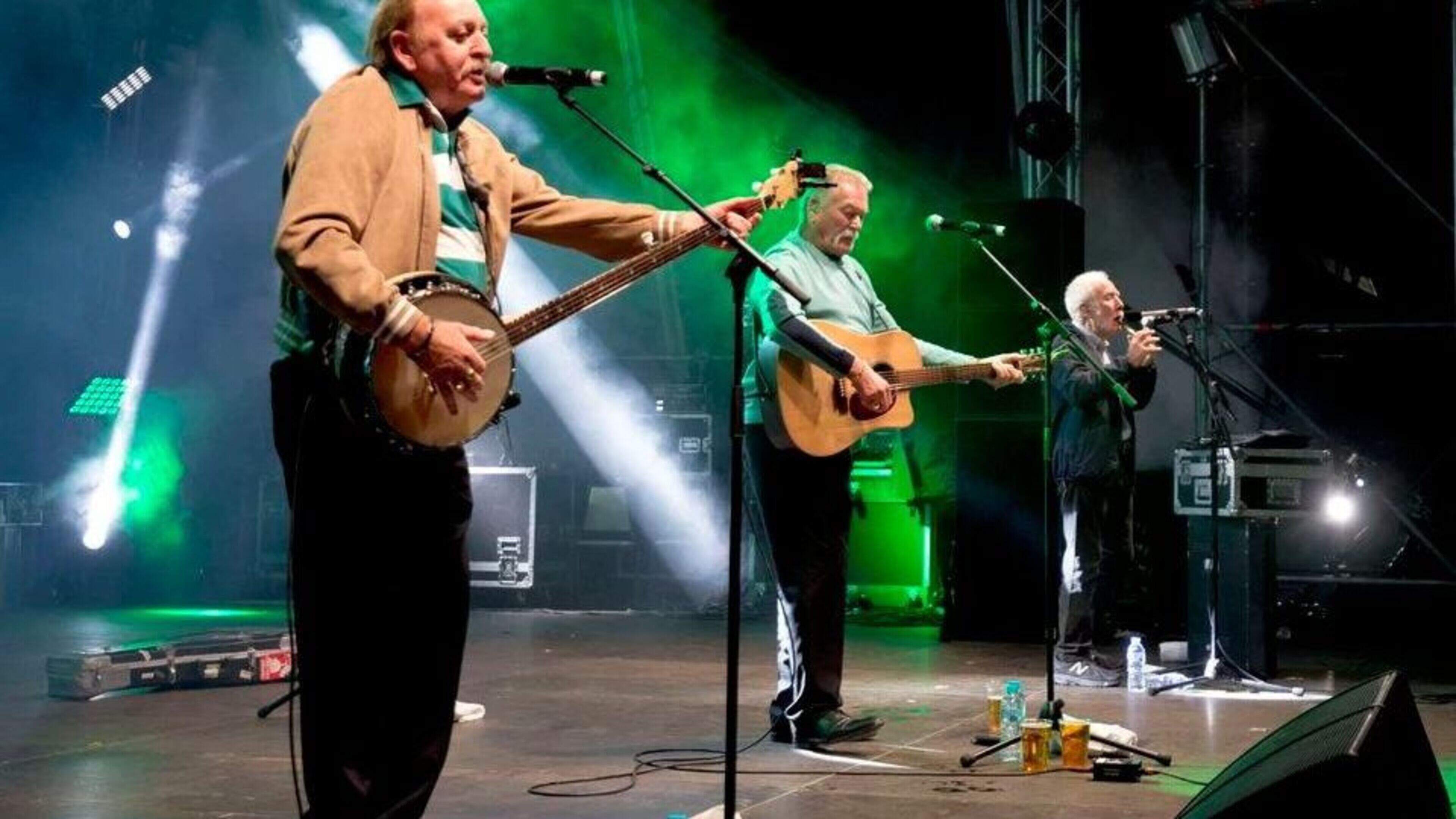 ‘Absolutely devastated’: Trader apologises after accidentally playing pro-IRA song to customers while operating at Fleadh
