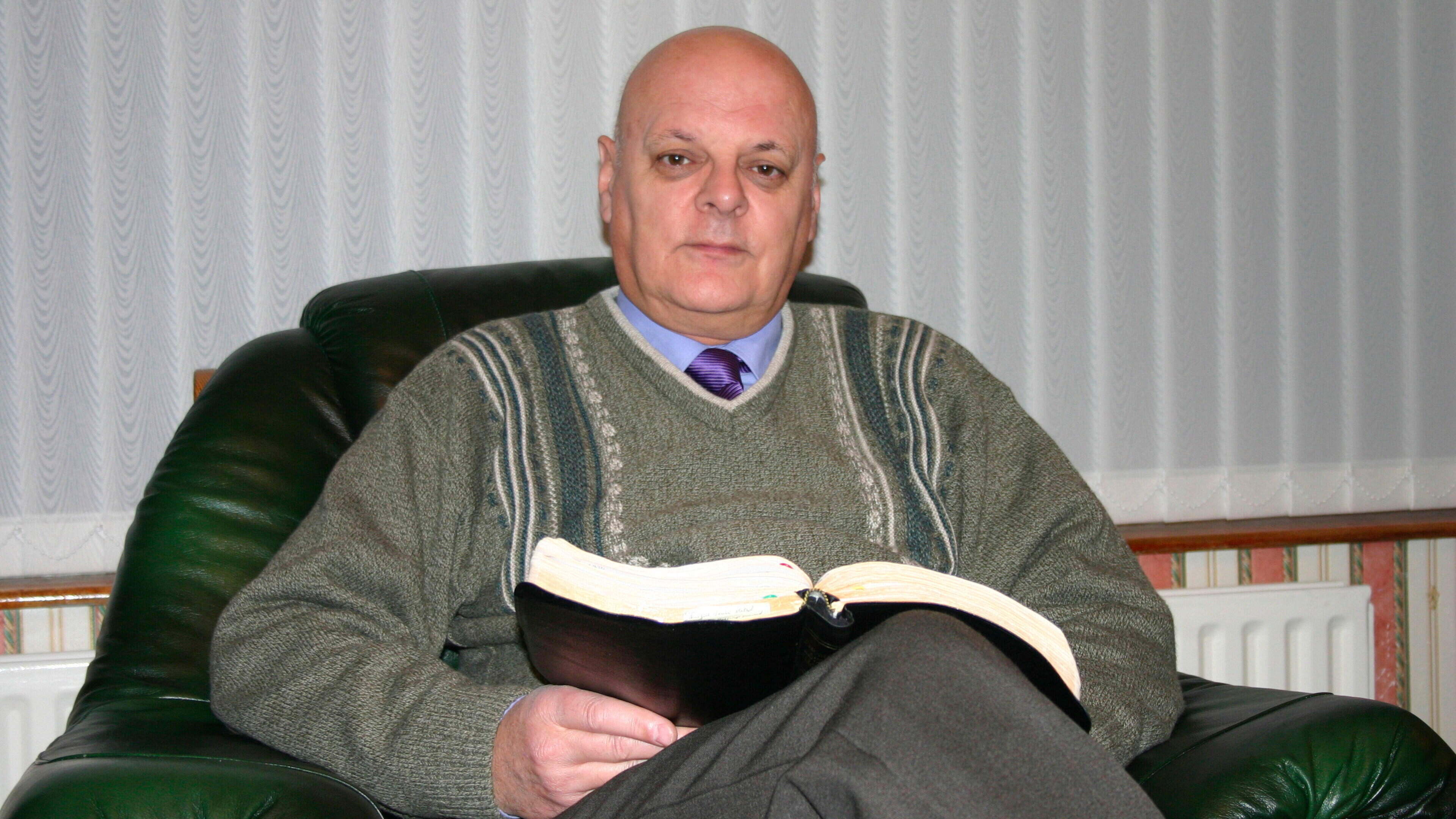 Sixty years after being jailed with Ian Paisley, veteran Free Presbyterian minister dares clerical colleagues to expel him