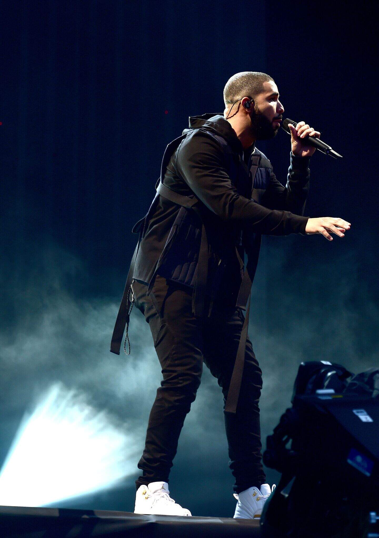Drake on track to claim another success with charts domination ...