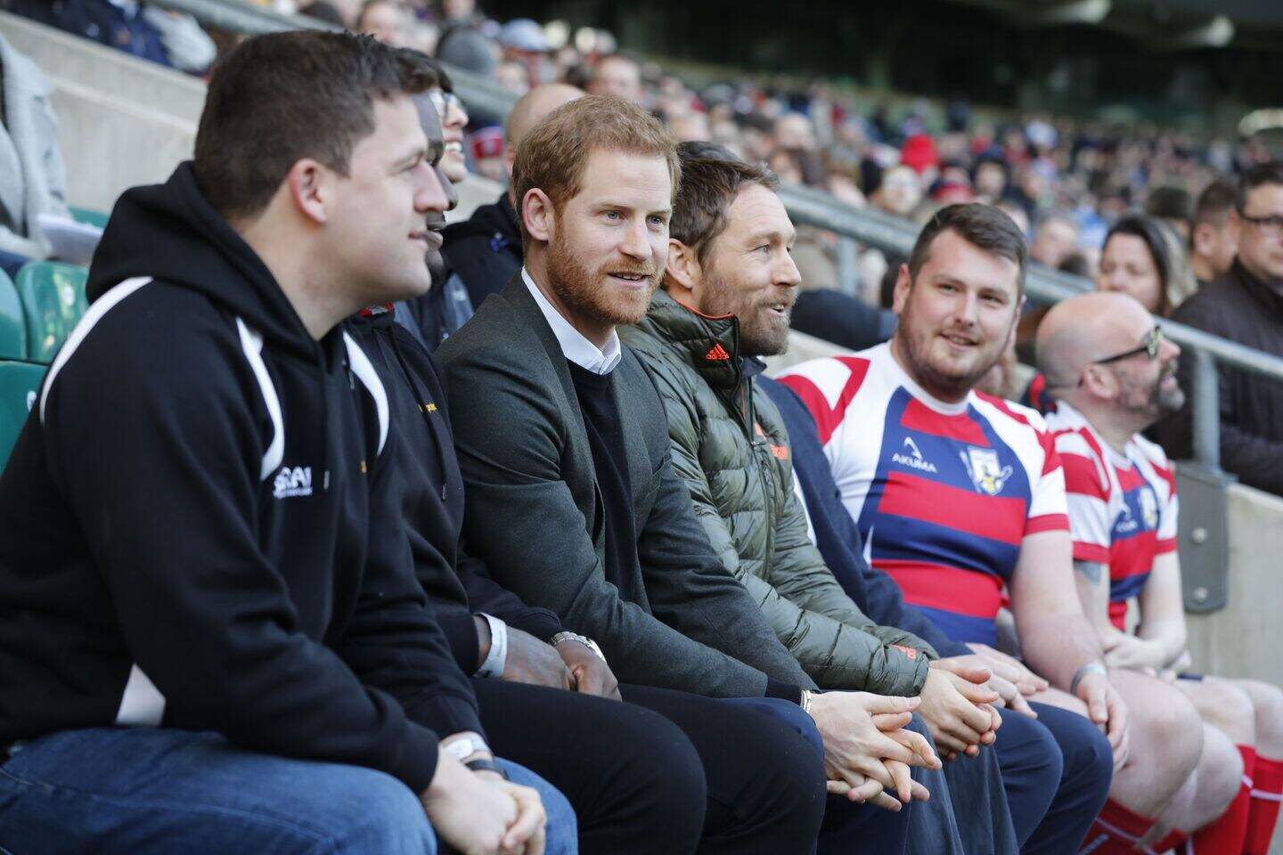 In Pictures: Harry tells England rugby stars how he’s hooked on the ...