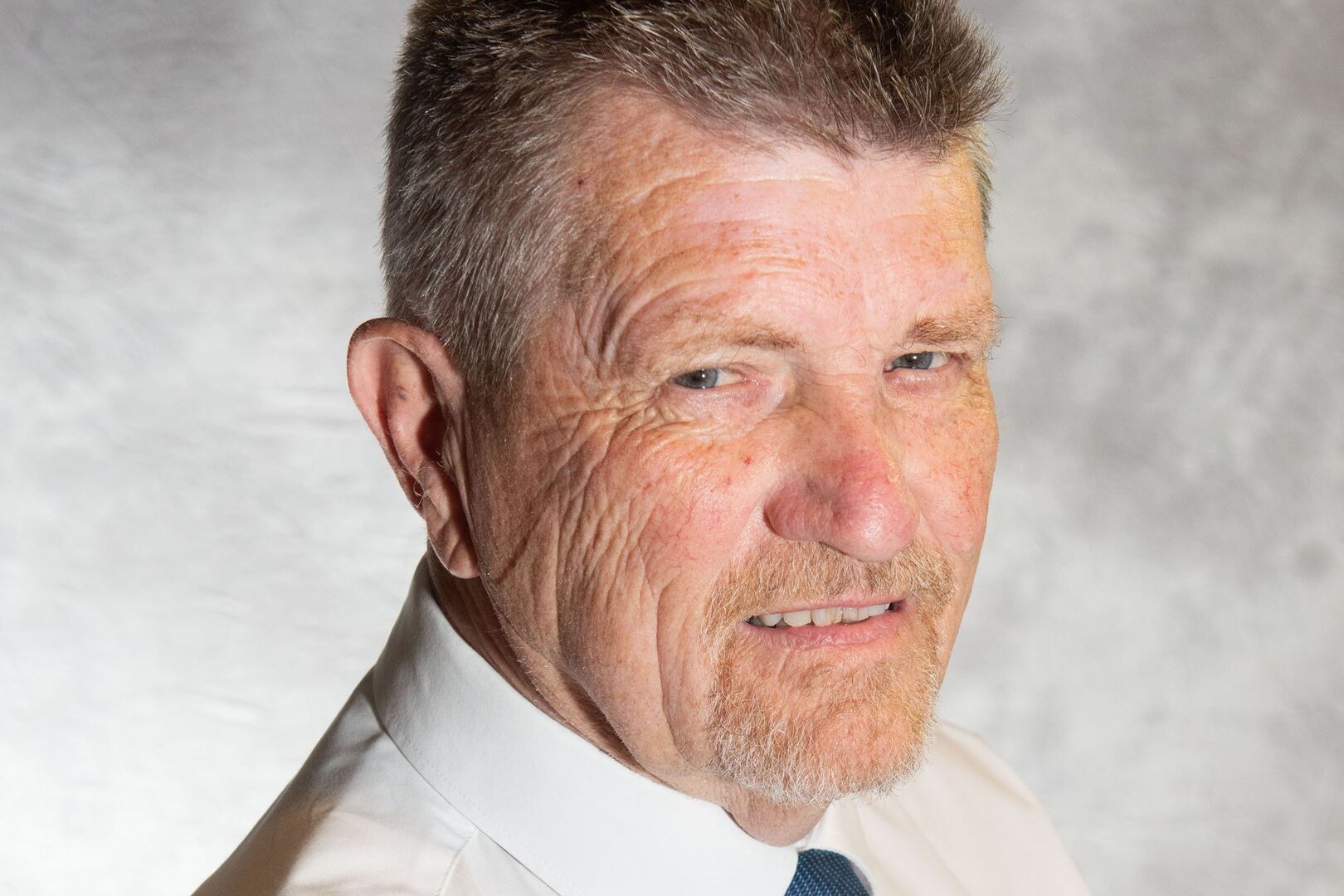 UUP man brands council policy ‘ridiculous’ after one vote secures Irish ...