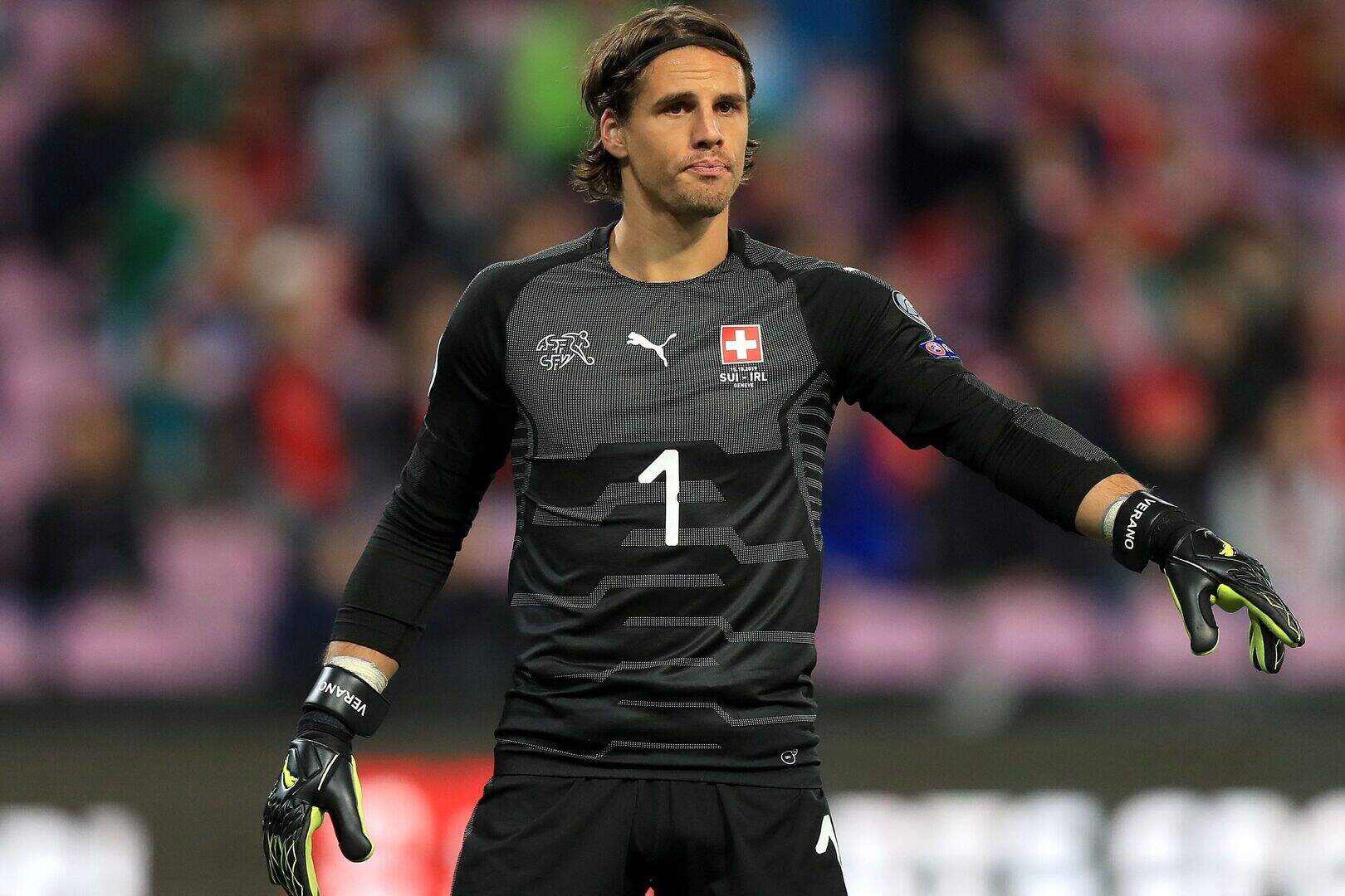 Football rumours: Manchester United begin talks with Yann Sommer ...