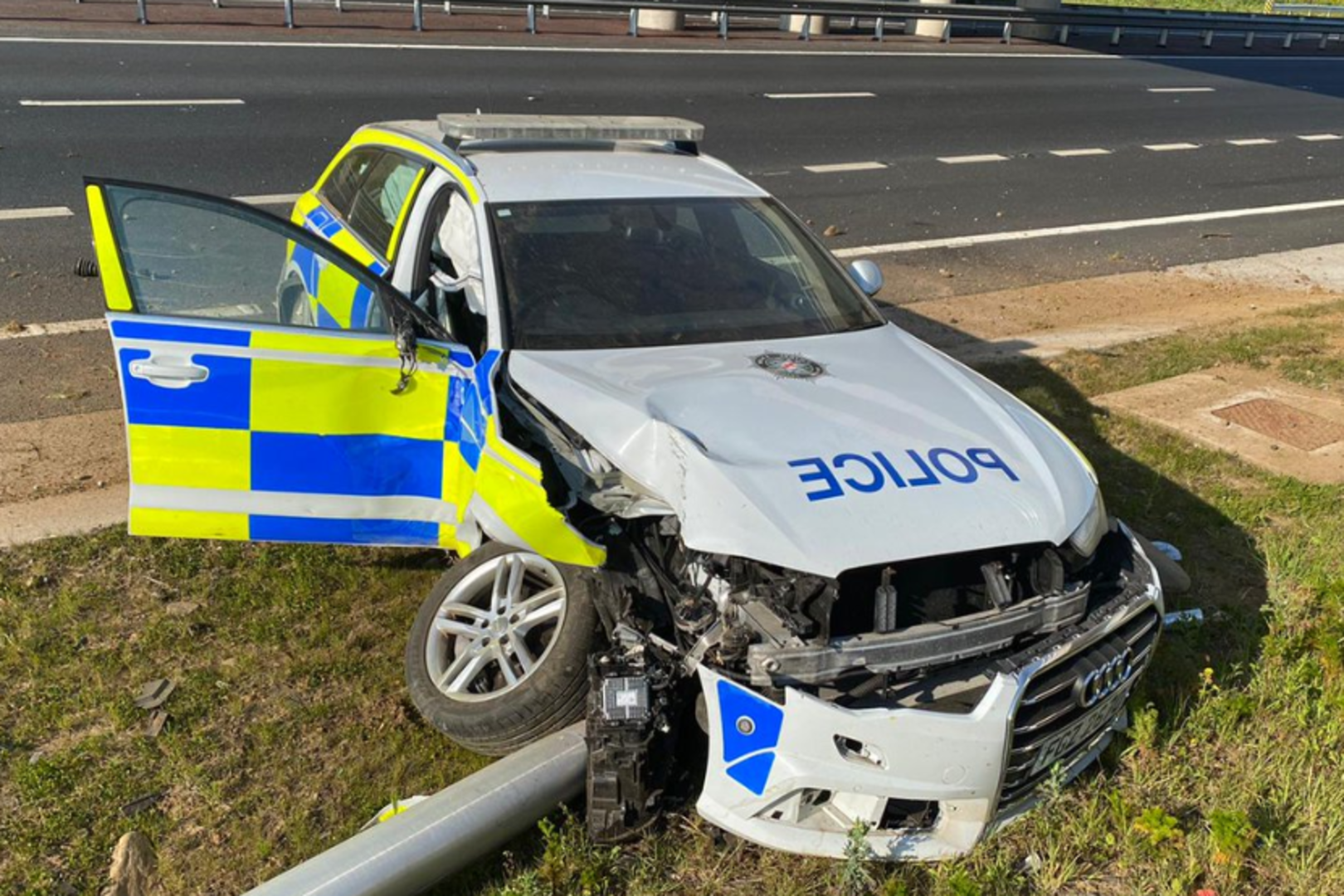 Man (18) arrested after police car run off road during M22 chase ...
