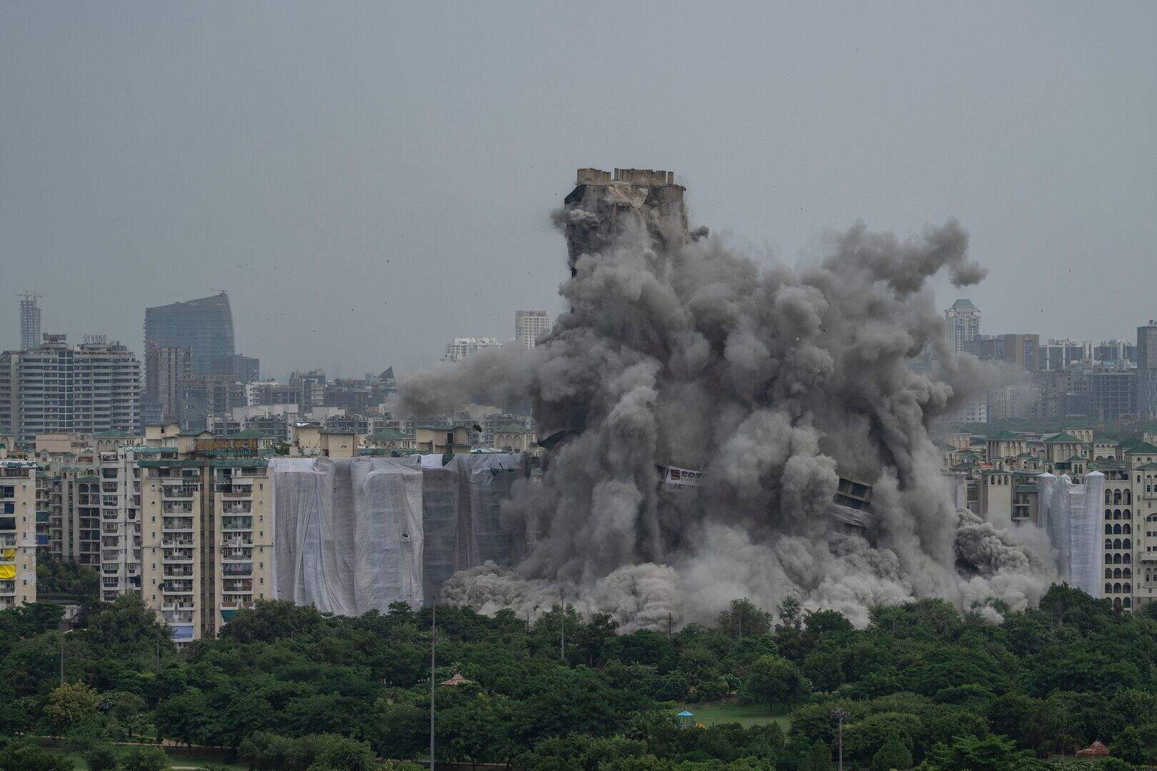 Two high-rise blocks in India demolished for violating building laws ...