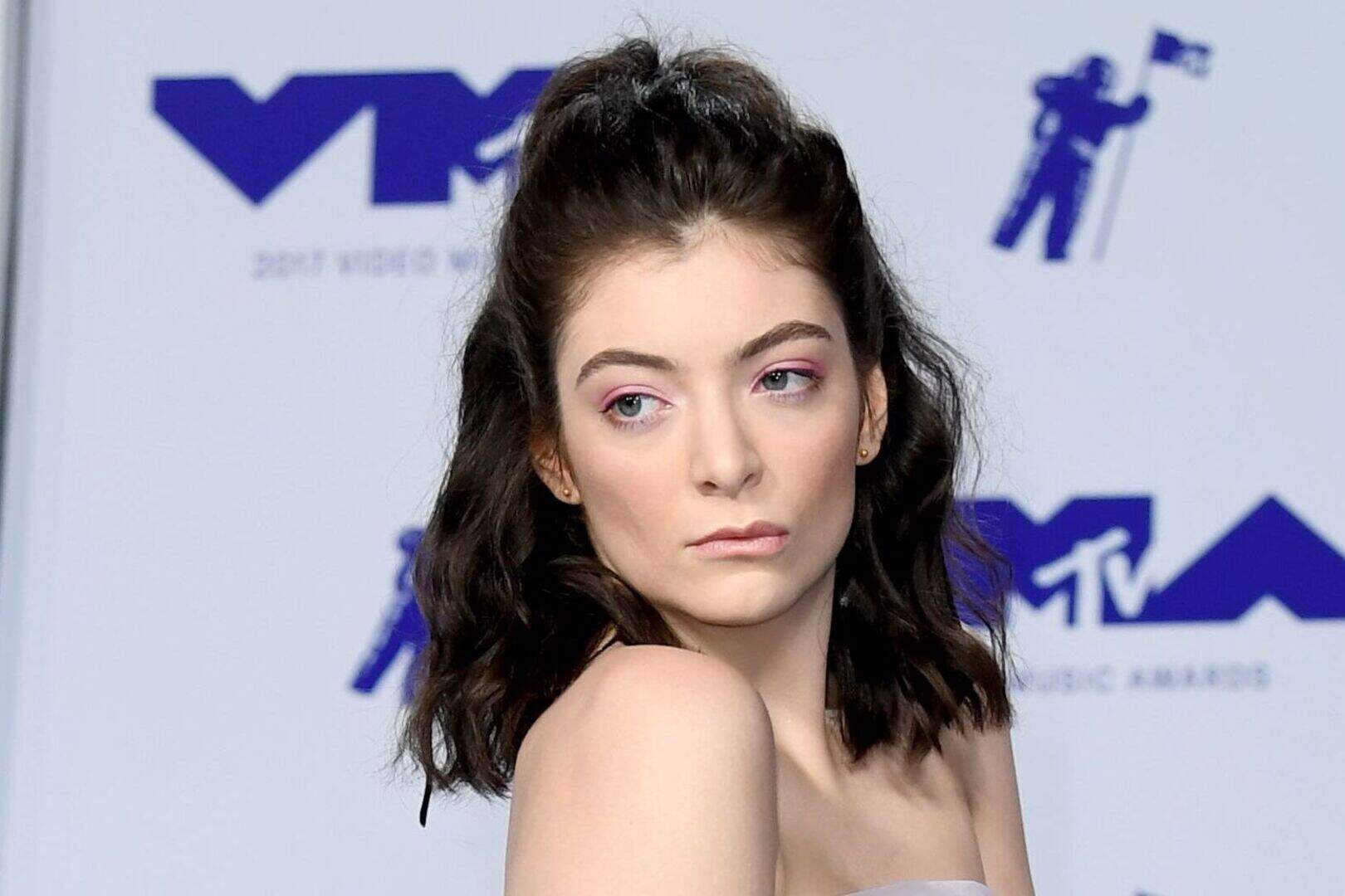 Lorde announces imminent release of latest single Mood Ring | Belfast ...