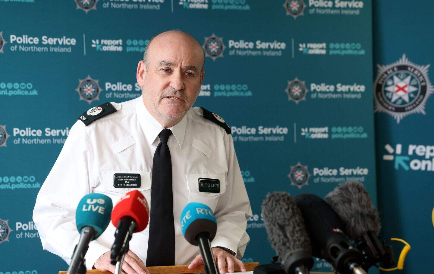 Ballymena riots: Senior PSNI officer brands riots ‘racist thuggery’ and ...