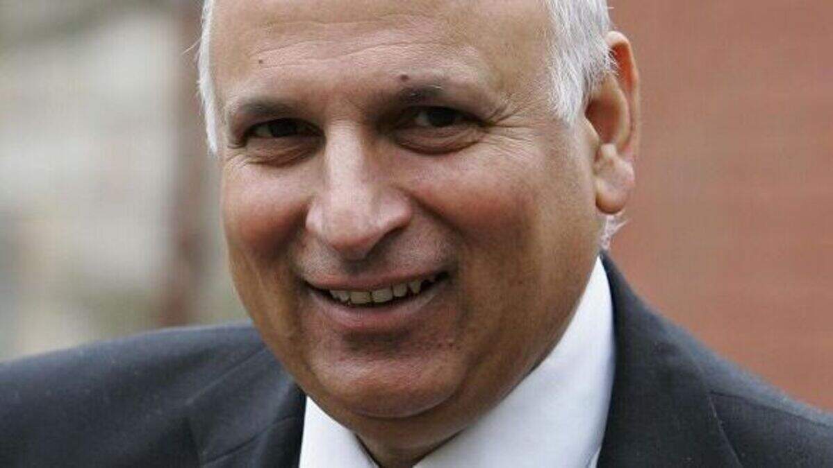 Sarwar sworn in as Punjab governor | Belfast Telegraph