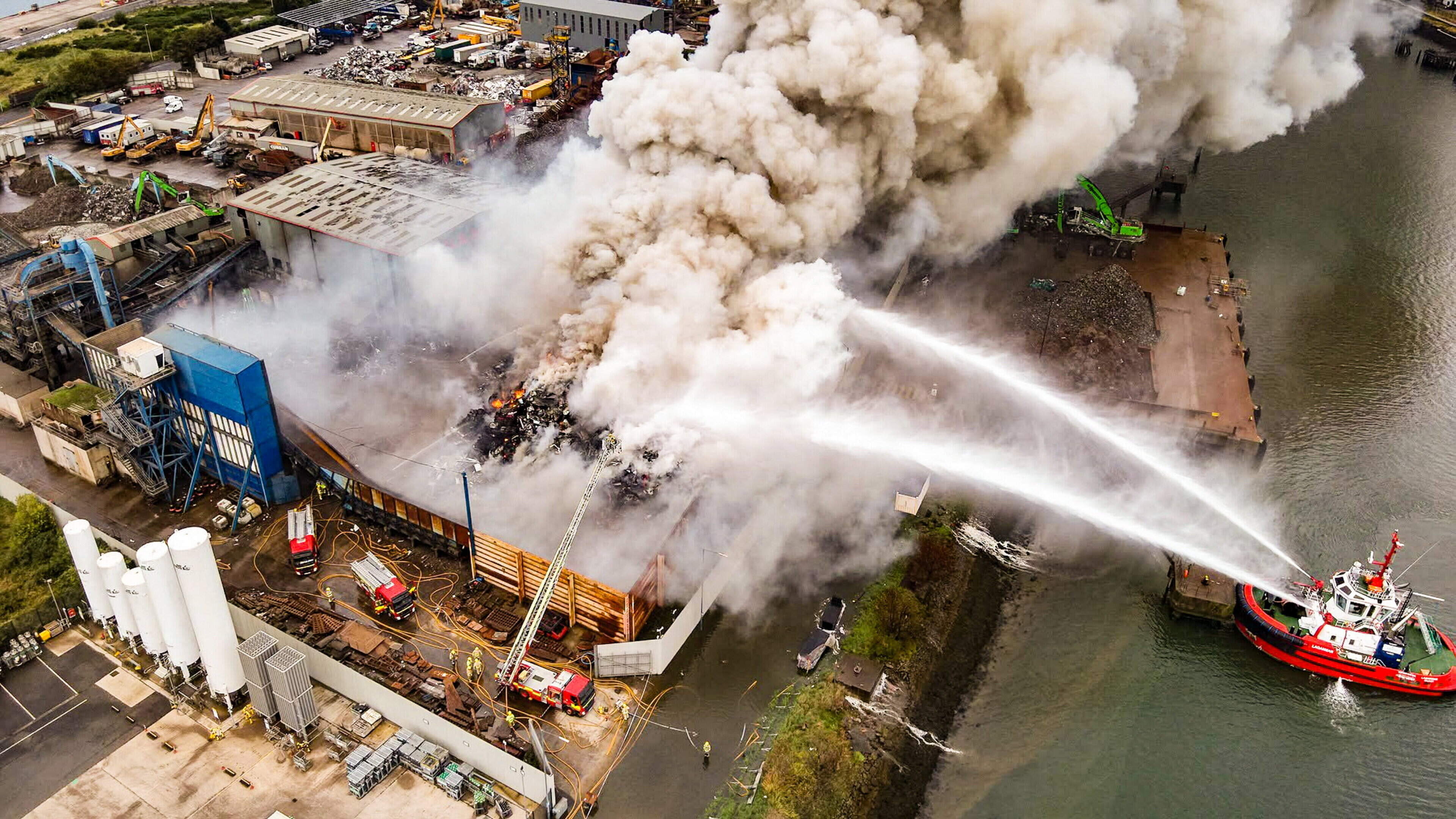 Firefighters suspect lithium ion battery as reason for Belfast blaze as battle with flames enters second night