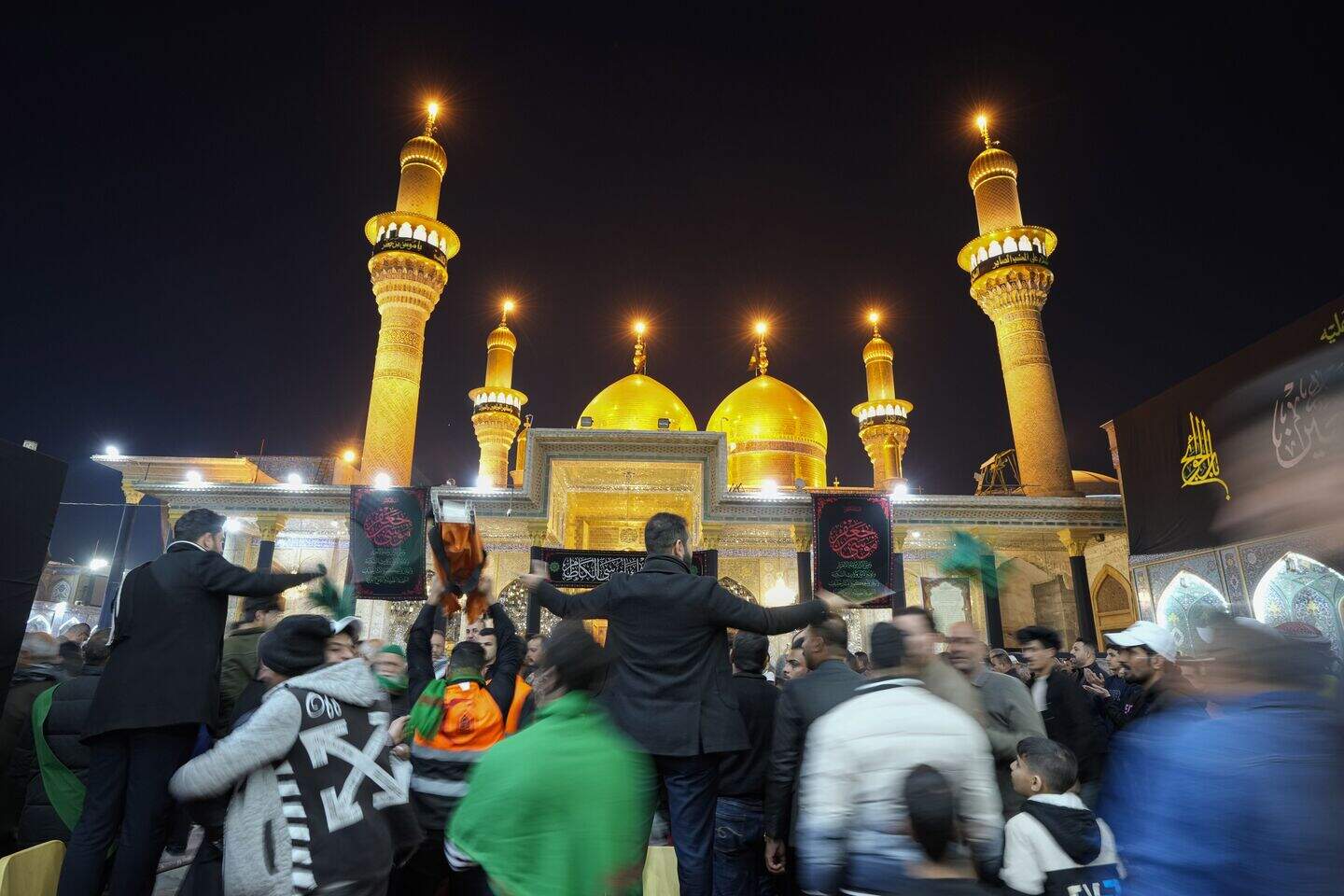 Pilgrims mark death of revered Muslim imam with Baghdad procession ...
