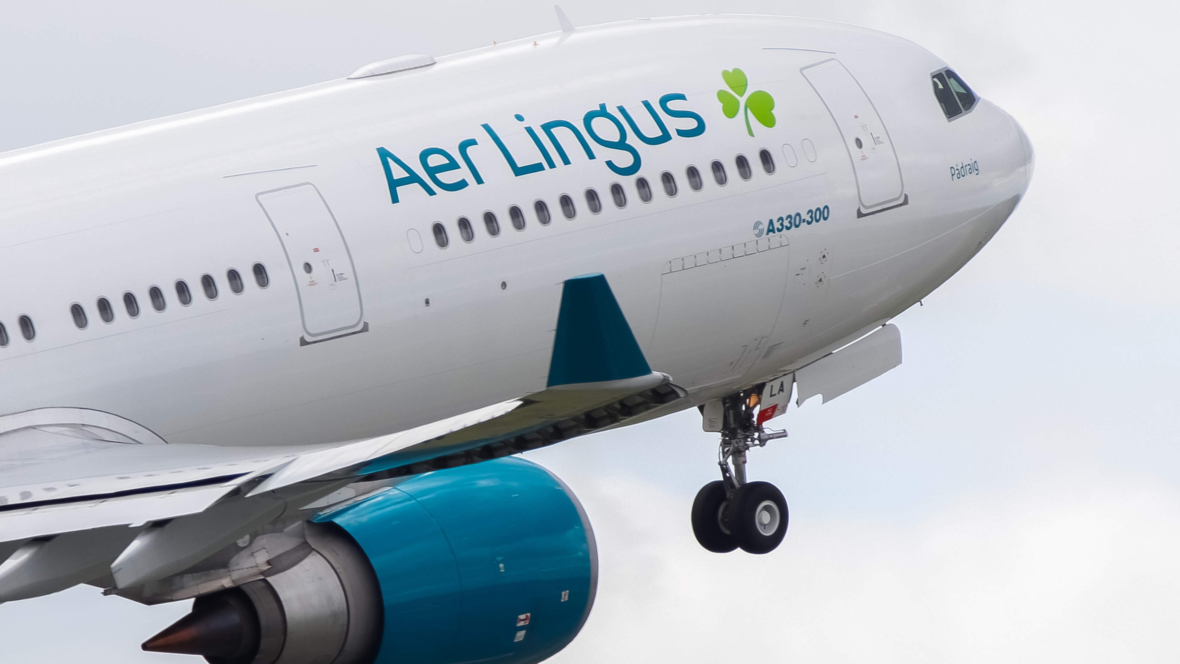 Pilot says he threatened hunger strike over alleged toxic fumes at Aer Lingus
