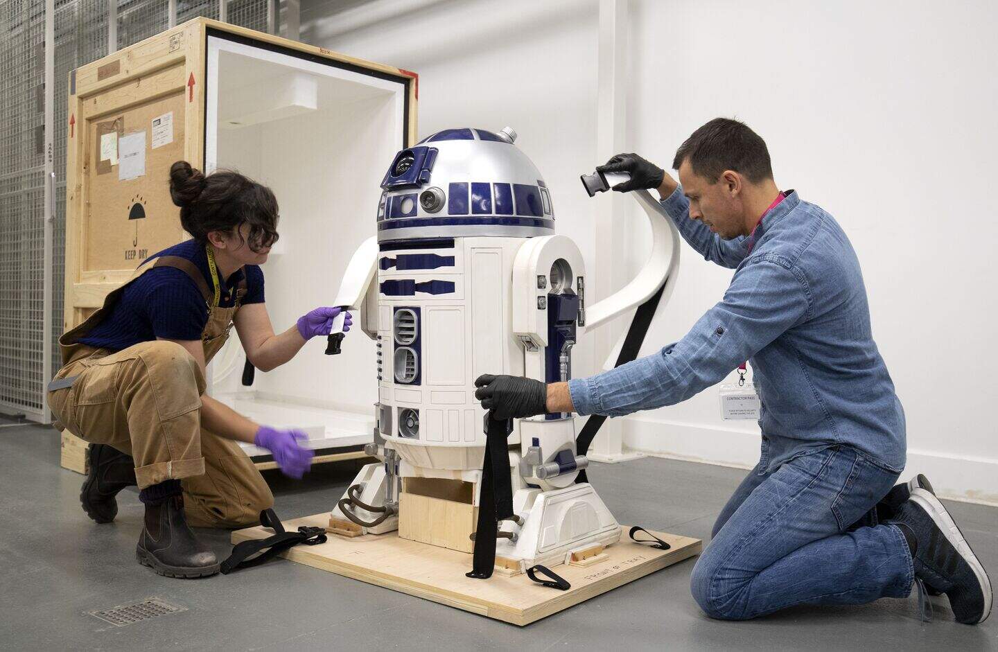 R2-D2 actor tells of joy at filling Kenny Baker’s shoes inside ‘the can ...