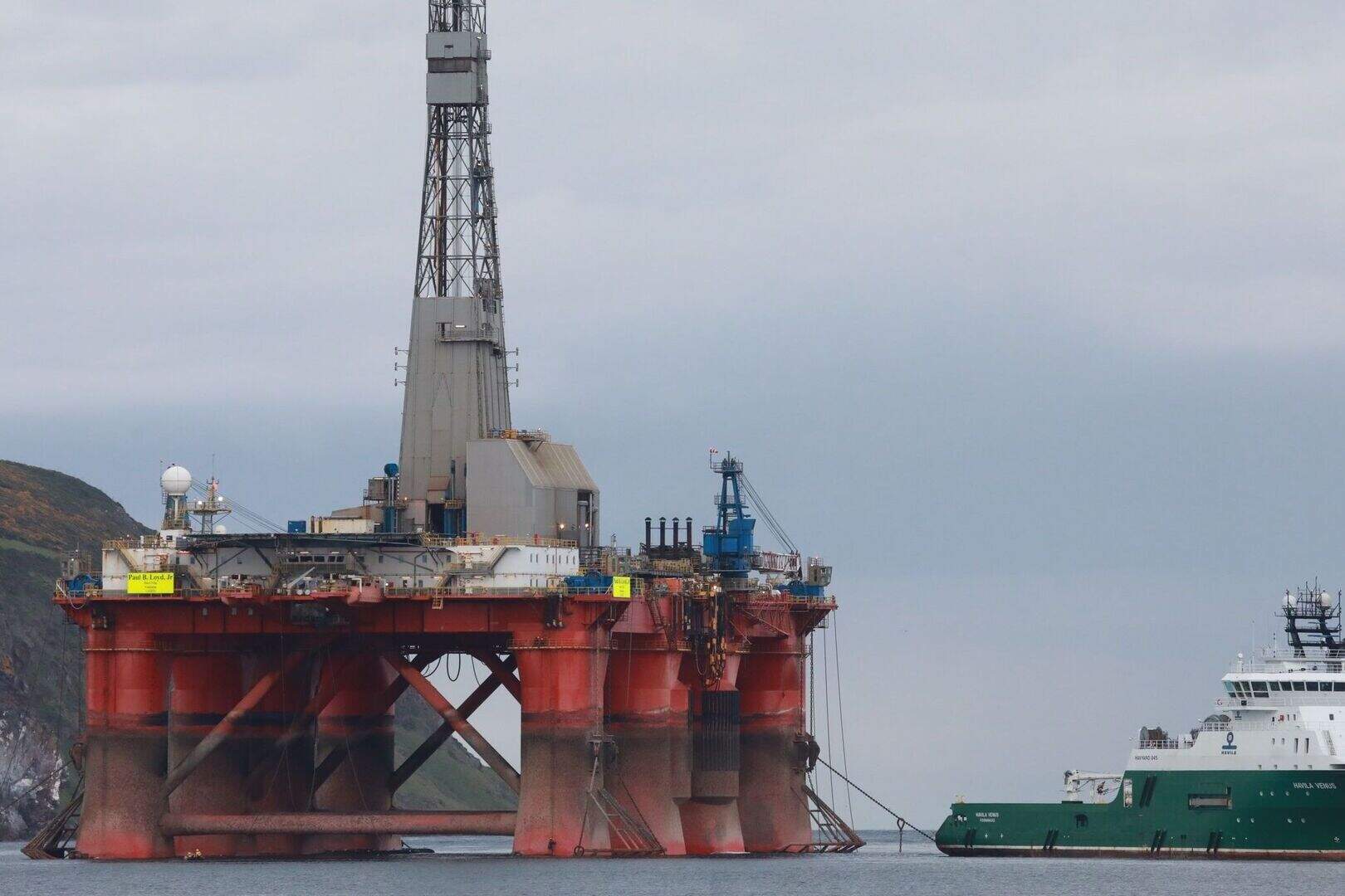Greenpeace protest continues with new activists on oil rig | Belfast ...