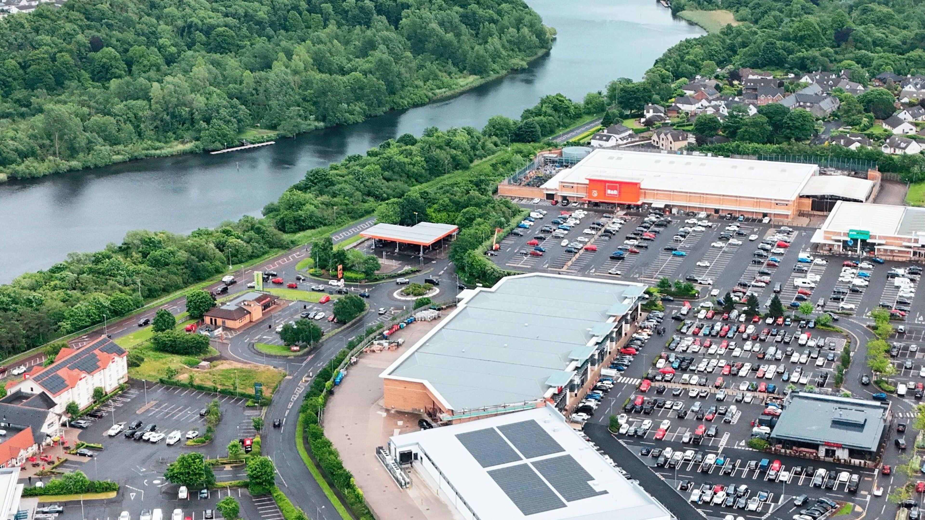 PSNI probe ‘sexually explicit note’ left on woman's car at retail park