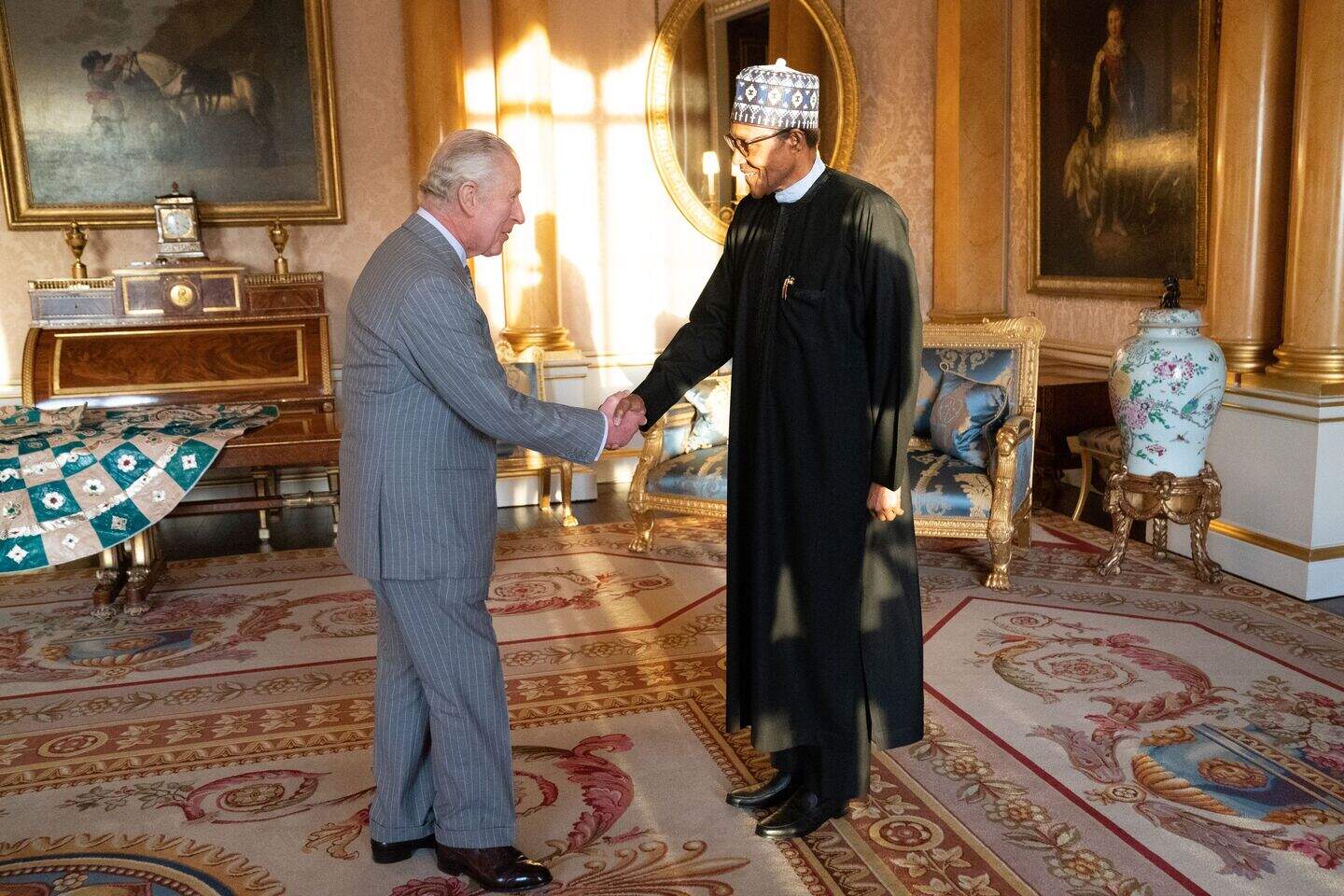 Smiling King carries on with audience at Palace after egg throwing ...
