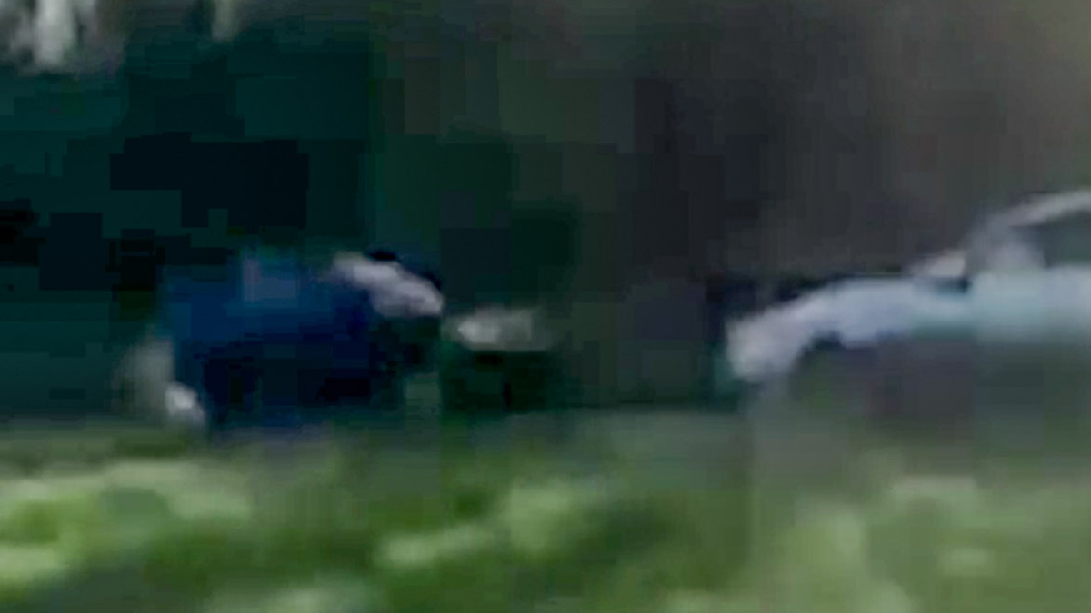 Shock video captures car on the wrong side of dual carriageway ...