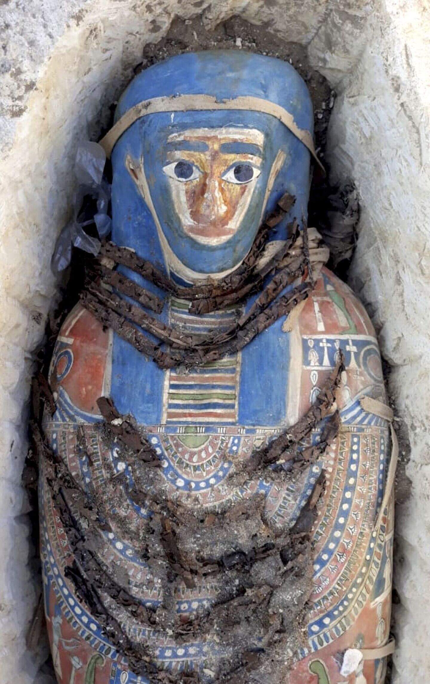 Archaeologists discover ancient mummies south of Cairo | Belfast Telegraph