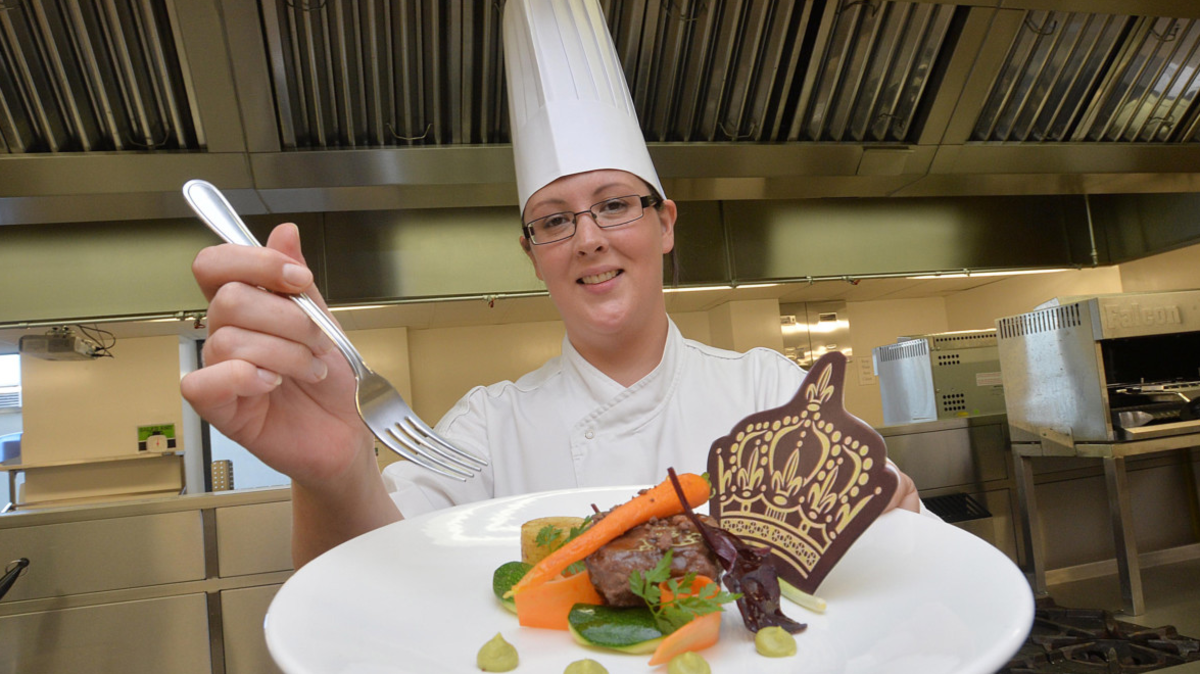 Chef Roisin's food is fit for a Queen as she lands a job at Palace ...