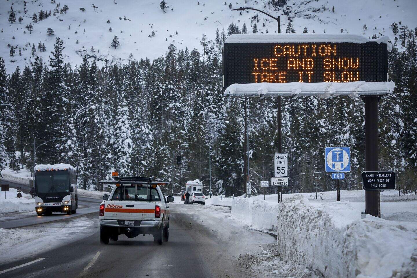‘Bomb cyclone’ brings damaging winds and rain to California | Belfast ...