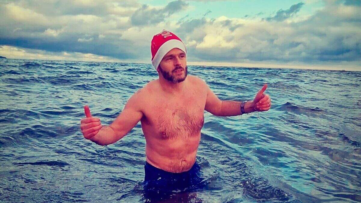 UUP MLA Robbie Butler makes festive splash for mental health charity ...