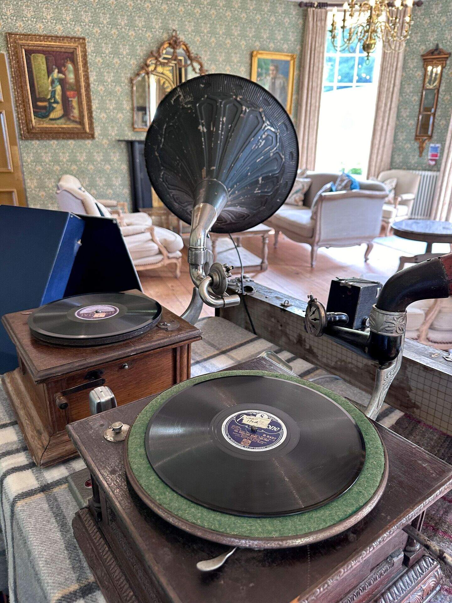 Back in time: Gramophone Social brings music from 100 years ago into ...