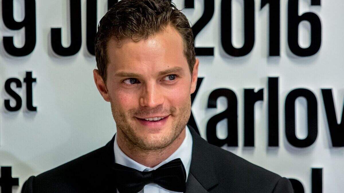 Ulster born actor Jamie Dornan of 50 shades fame lights up the red ...