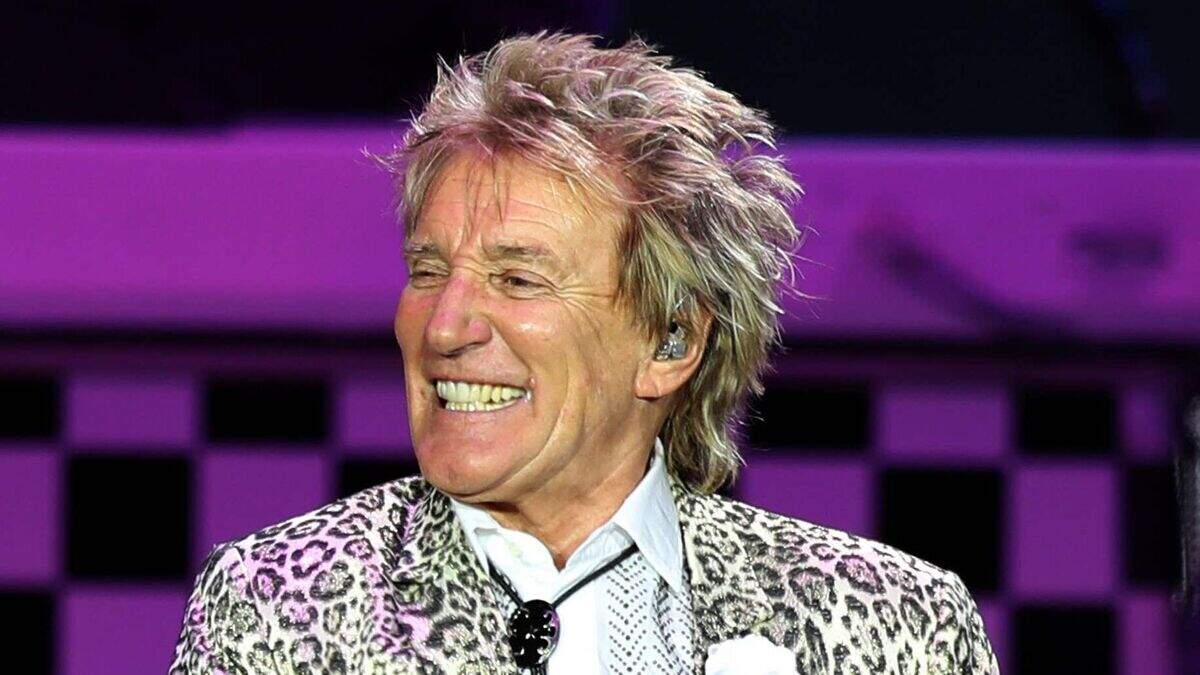 Sir Rod Stewart’s Florida assault charge still not resolved | Belfast ...