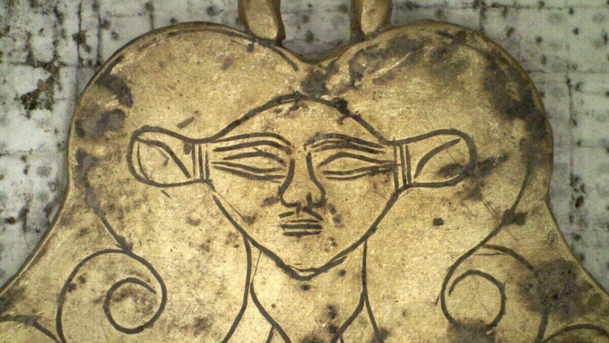 Archaeologists in Greece find 3,500-year-old royal tombs | Belfast ...