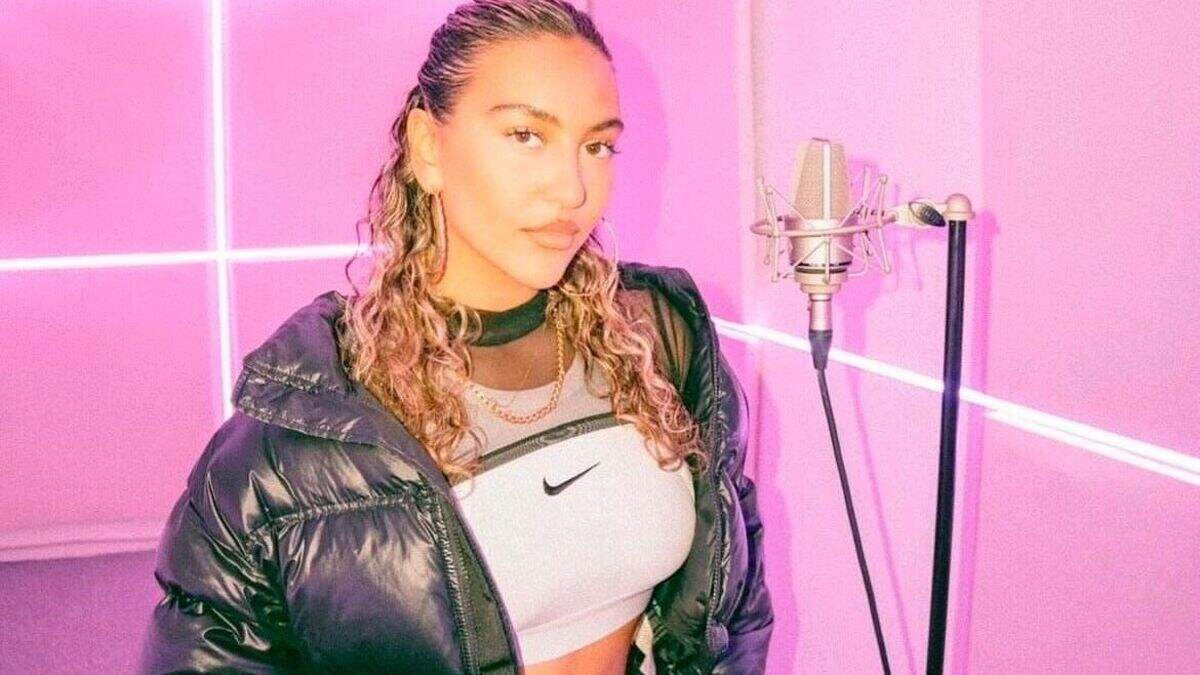Rhea Melvin: Belfast singer is really making Waves with her new single ...