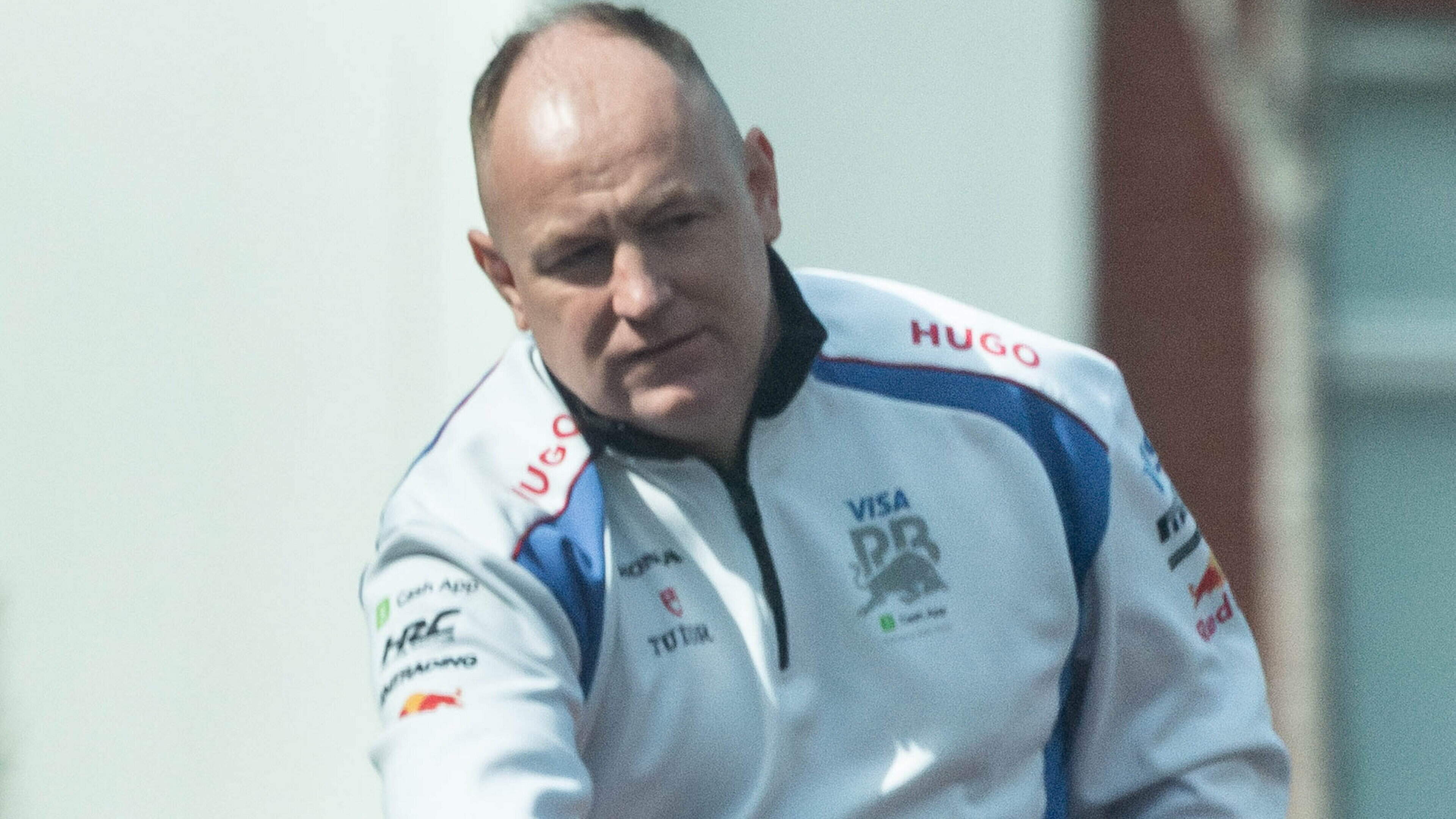 Notorious death driver who killed schoolgirl with stolen car sets up business flogging used motors