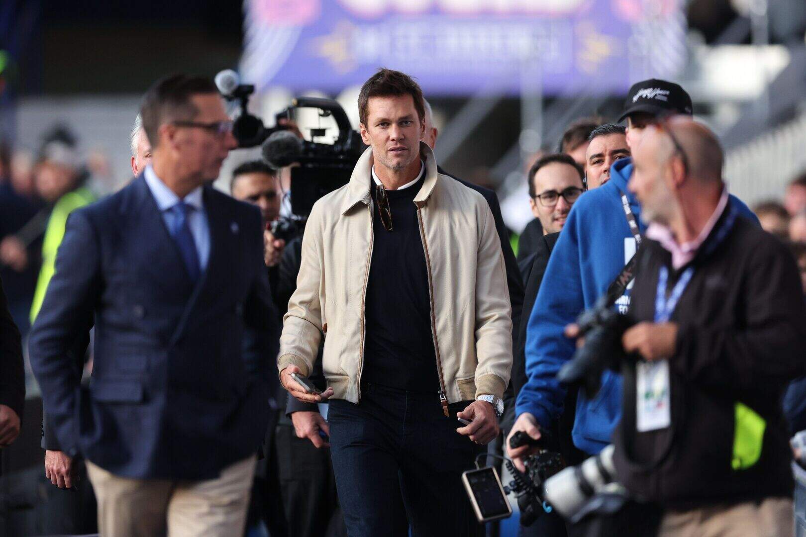 Tom Brady questions Wayne Rooney’s ‘work ethic’ during managerial stint ...