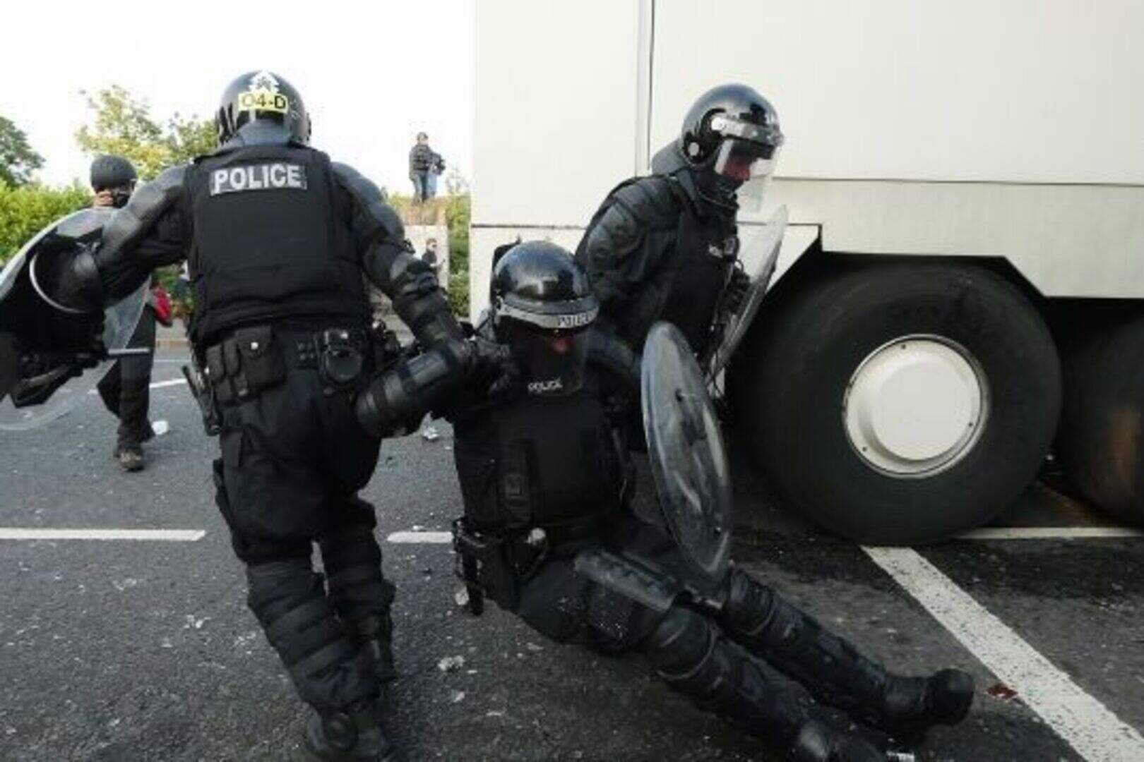 Twelfth riots: Orange Order blames Parades Commission for creating ...
