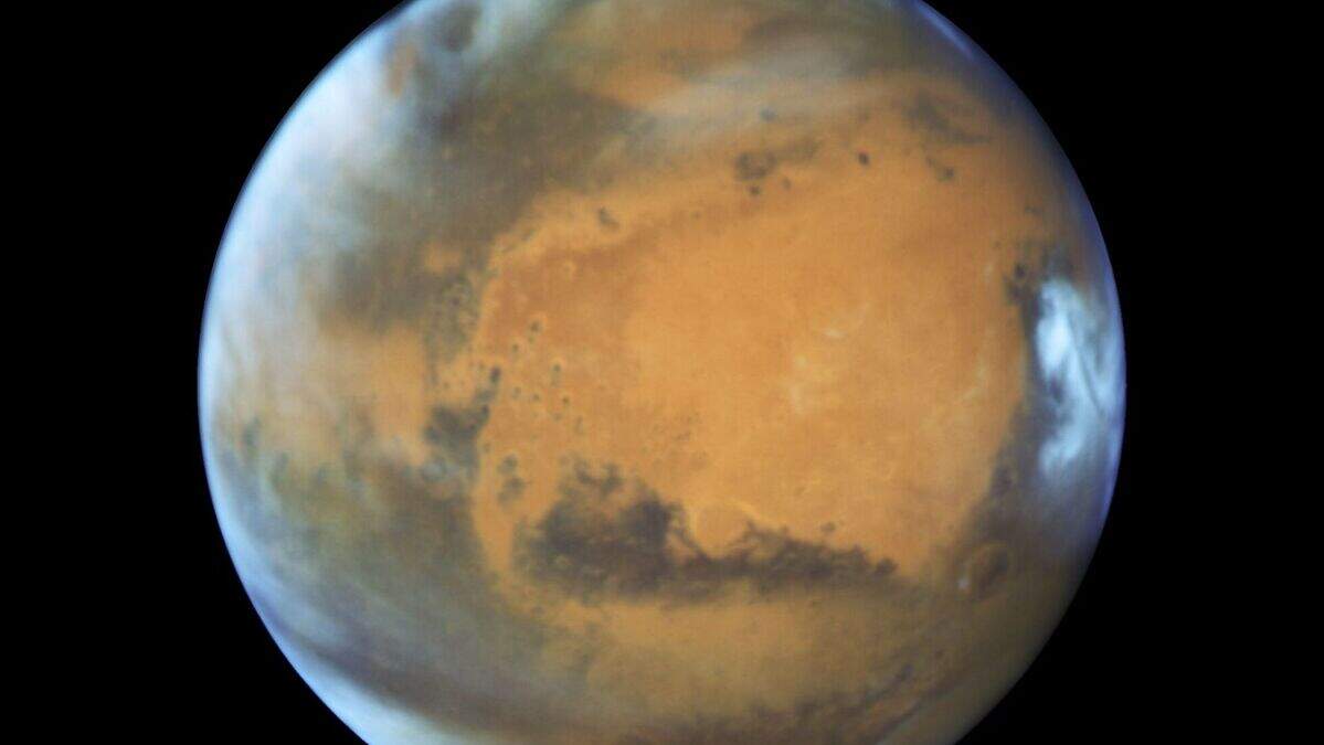 Giant liquid water lake found under Martian ice | Belfast Telegraph