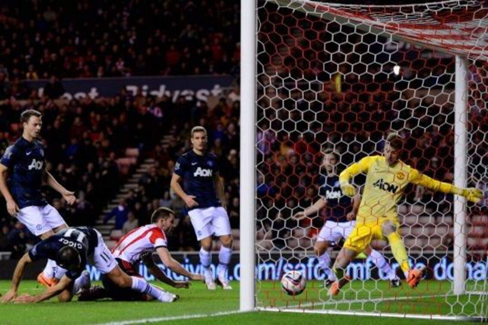 Manchester United beaten by Sunderland in Capital One Cup: How far can ...