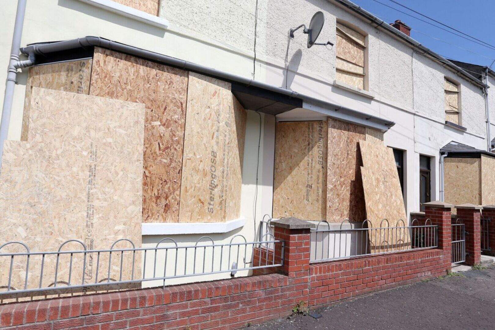 Chobham Street bonfire: Homes evacuated, others boarded up, as hour of ...