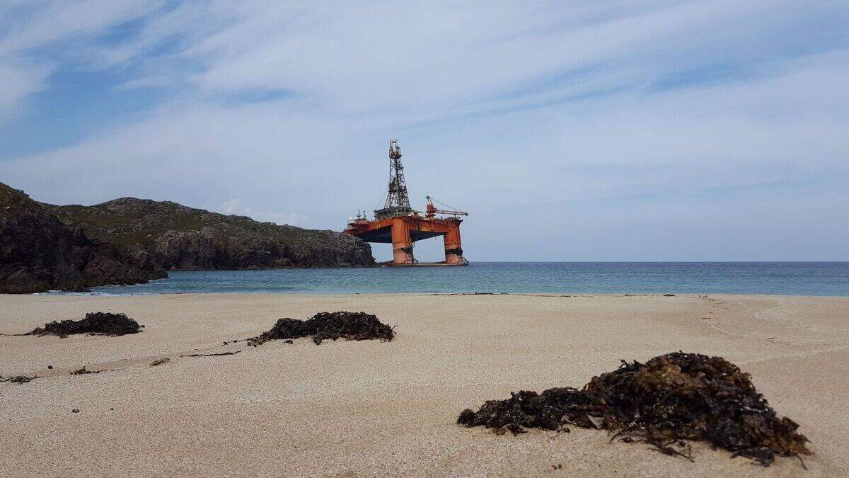 Owners of Lewis grounding oil rig pay £400,000 for MCA operation ...