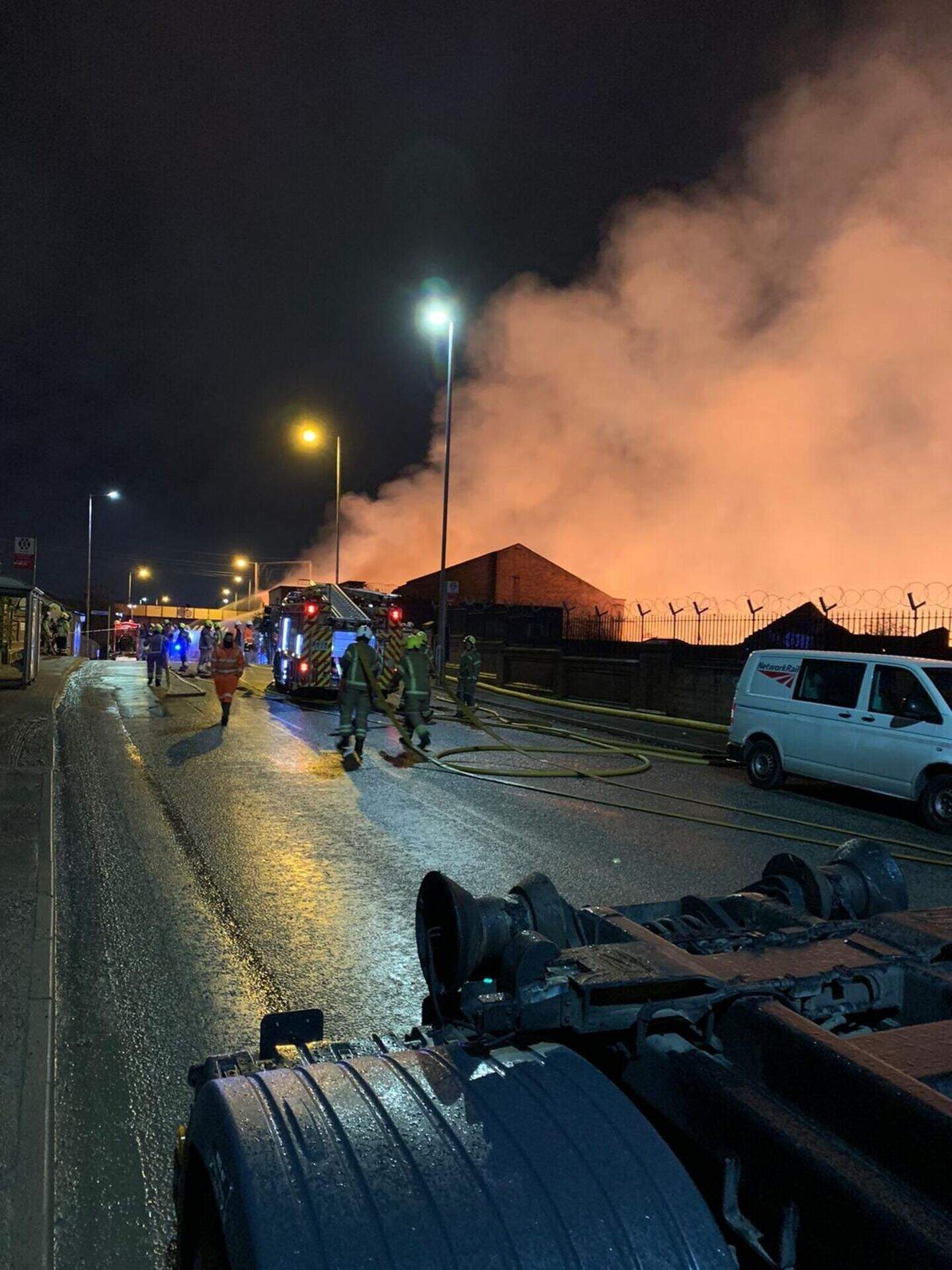 Major incident in Wolverhampton as fire engulfs factories and stops ...