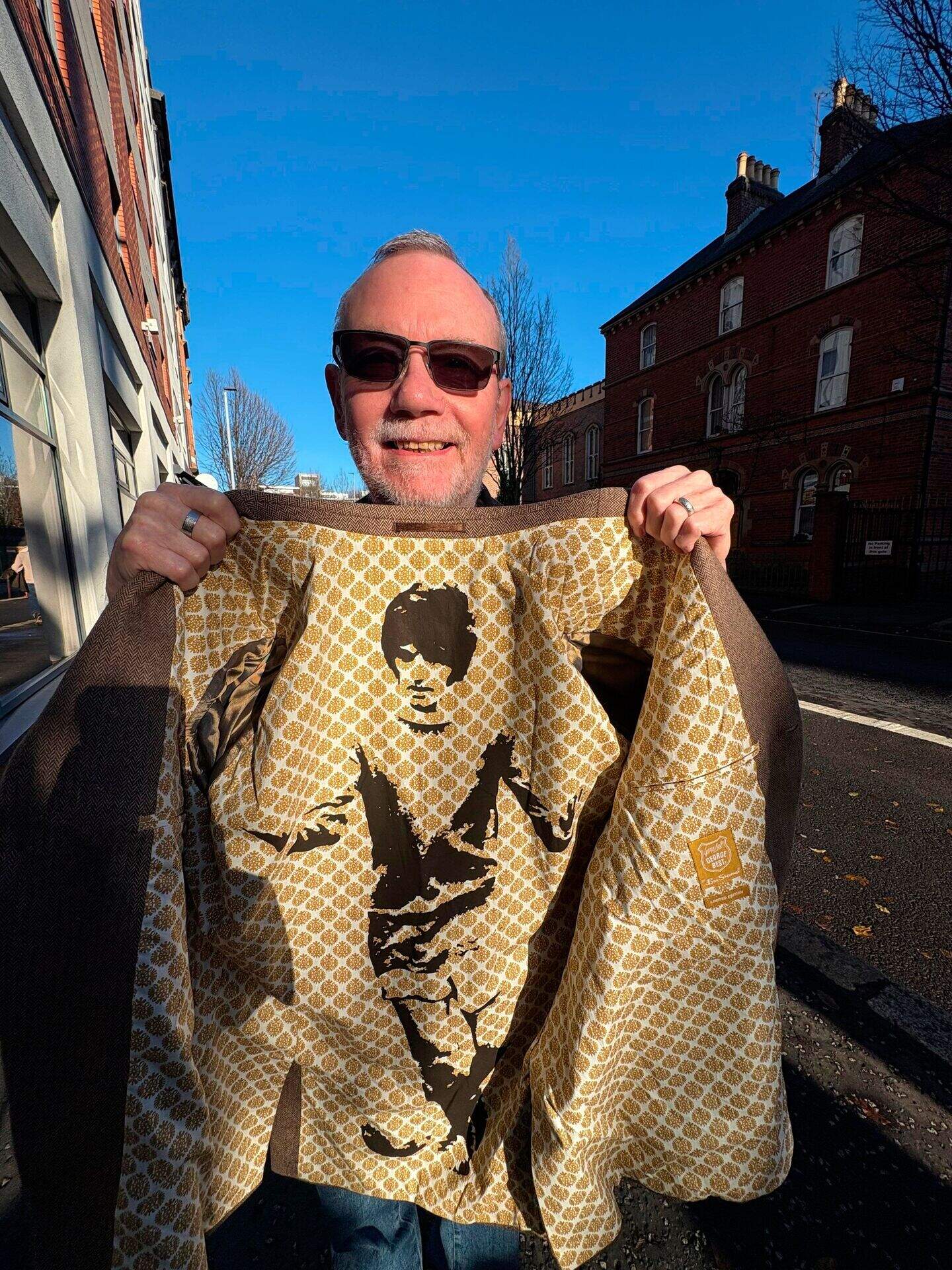 Manchester United fans make pilgrimage to Belfast for George Best’s ...