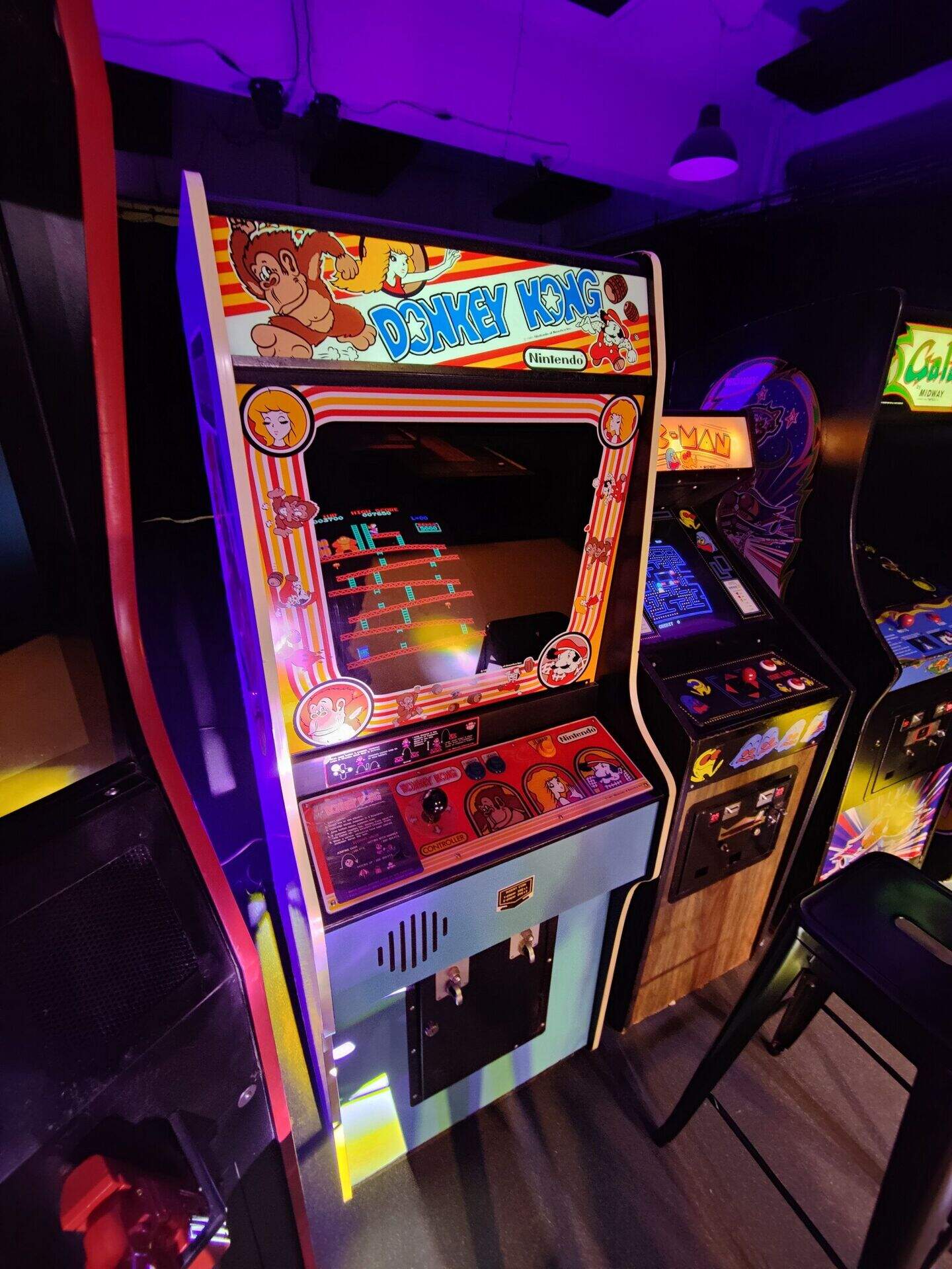 Retro arcades bring gamer classics like Pac-Man and Donkey Kong to ...
