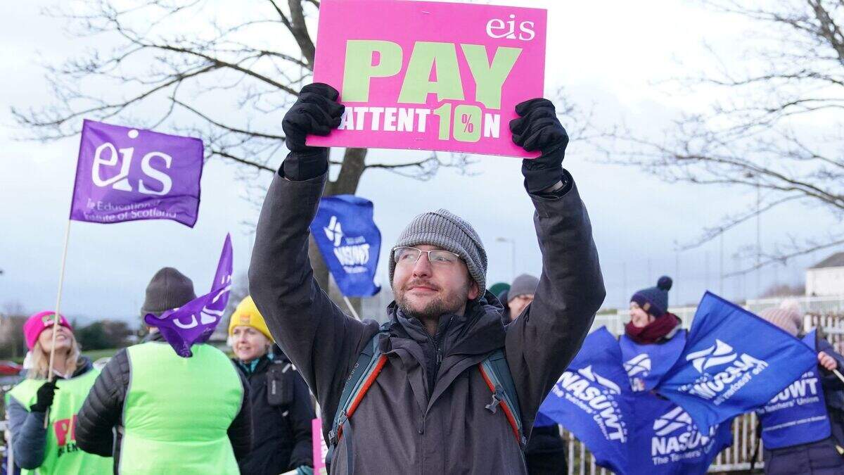 Teachers praise parents for ‘phenomenal’ support during strike action ...