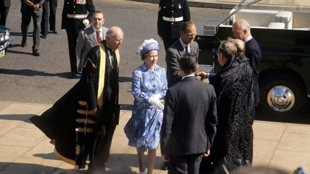 State papers reveal fears of handing IRA a ‘propaganda victory’ by cancelling Elizabeth II trip to Belfast