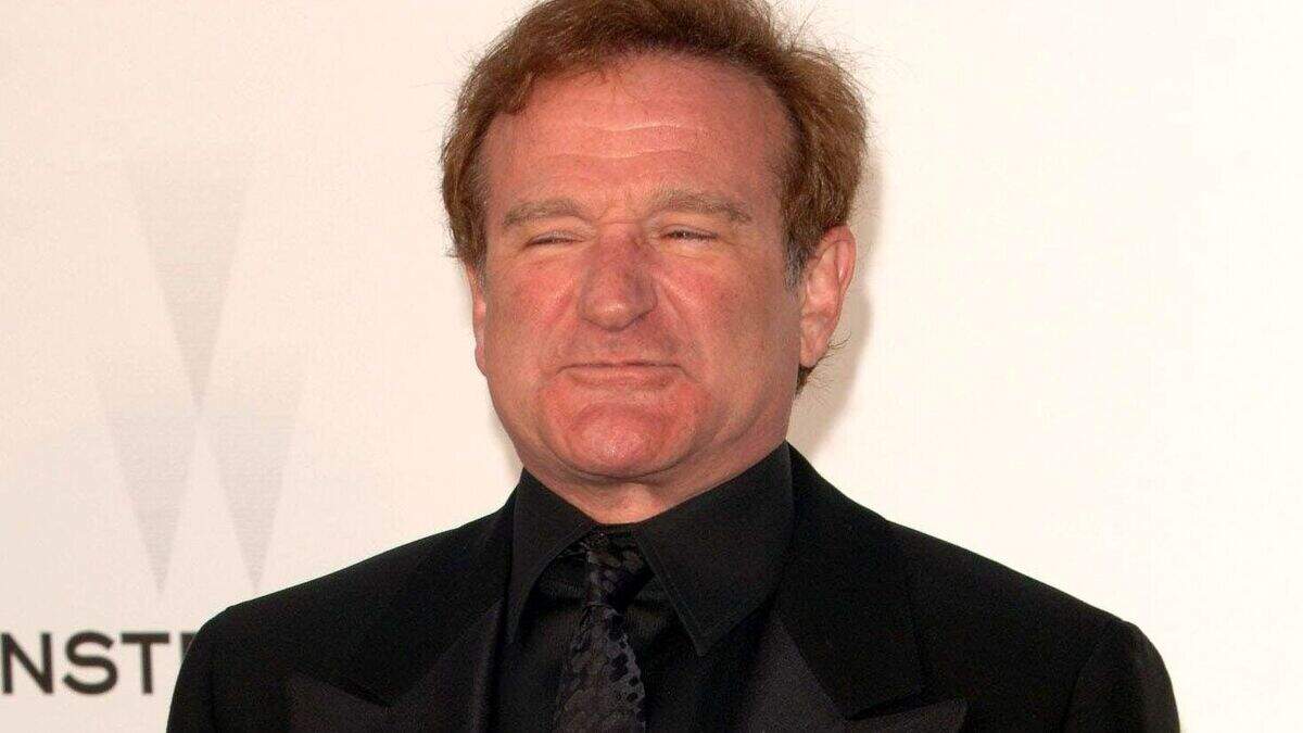 Mrs Doubtfire director says there are three different versions of ...