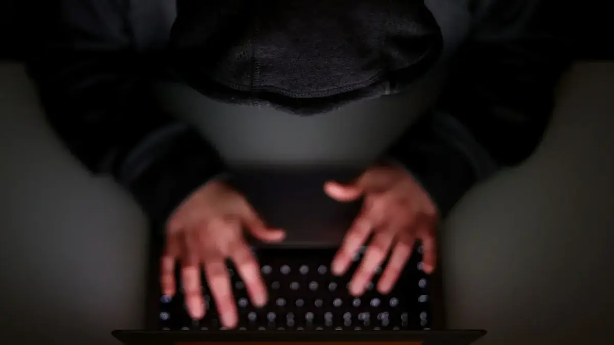 Cops treating ‘bomb threat' email to 300 schools as a hoax originating outside UK