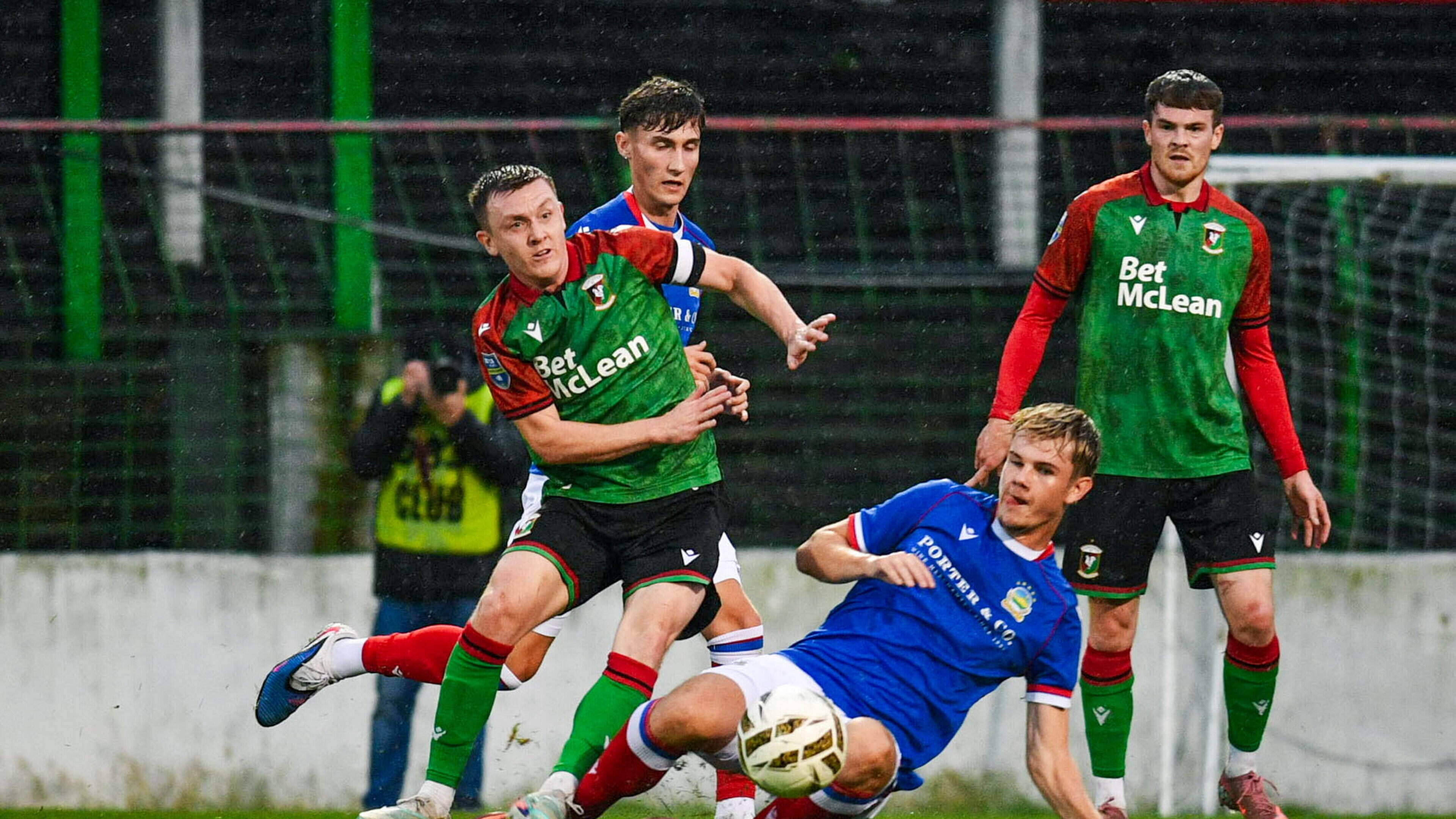 ‘Glentoran can’t be about one player’: James Singleton hails Conor McMenamin’s return but says Oval team-mates must step up