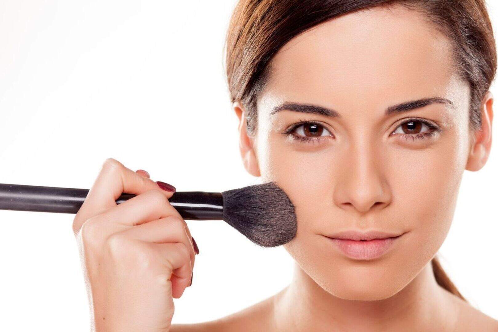 Make-up masterclass: Top tips for an all-day soft glam look | Belfast ...