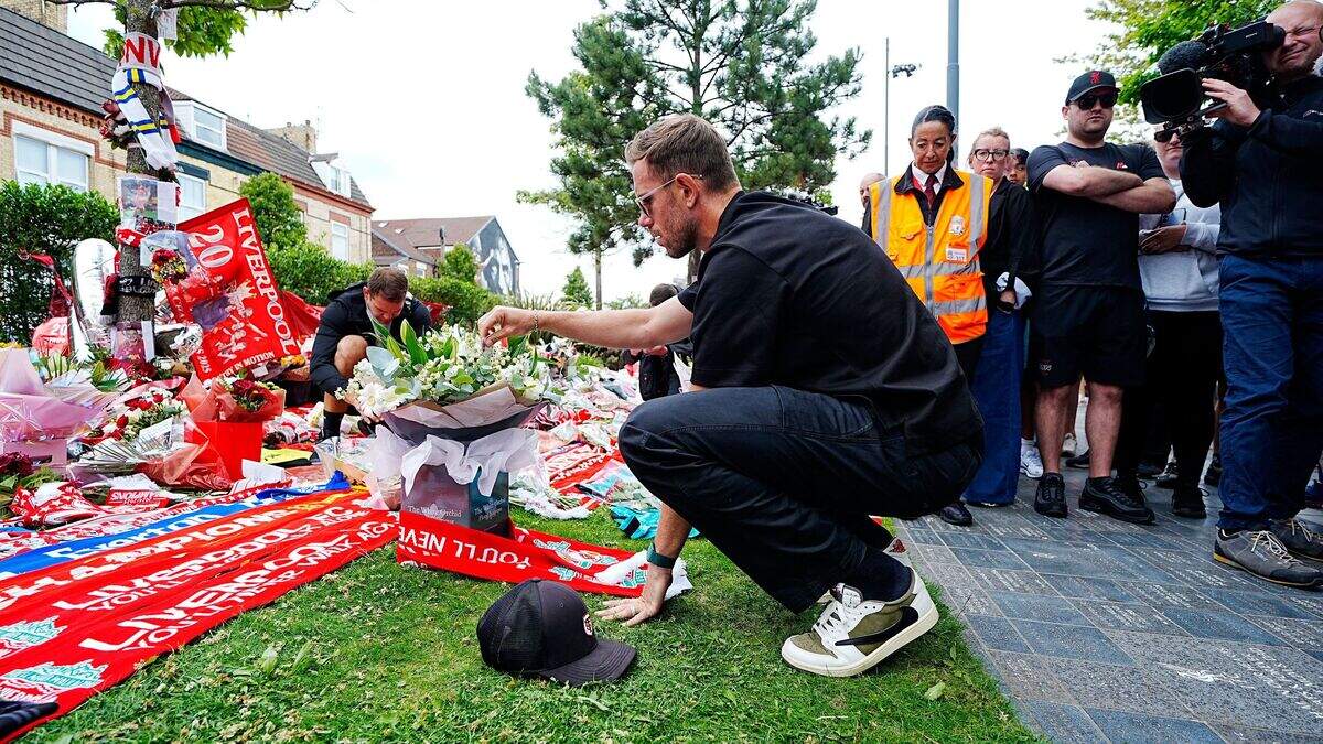 Premier League: Diogo Jota's Liverpool team-mates leave touching ...