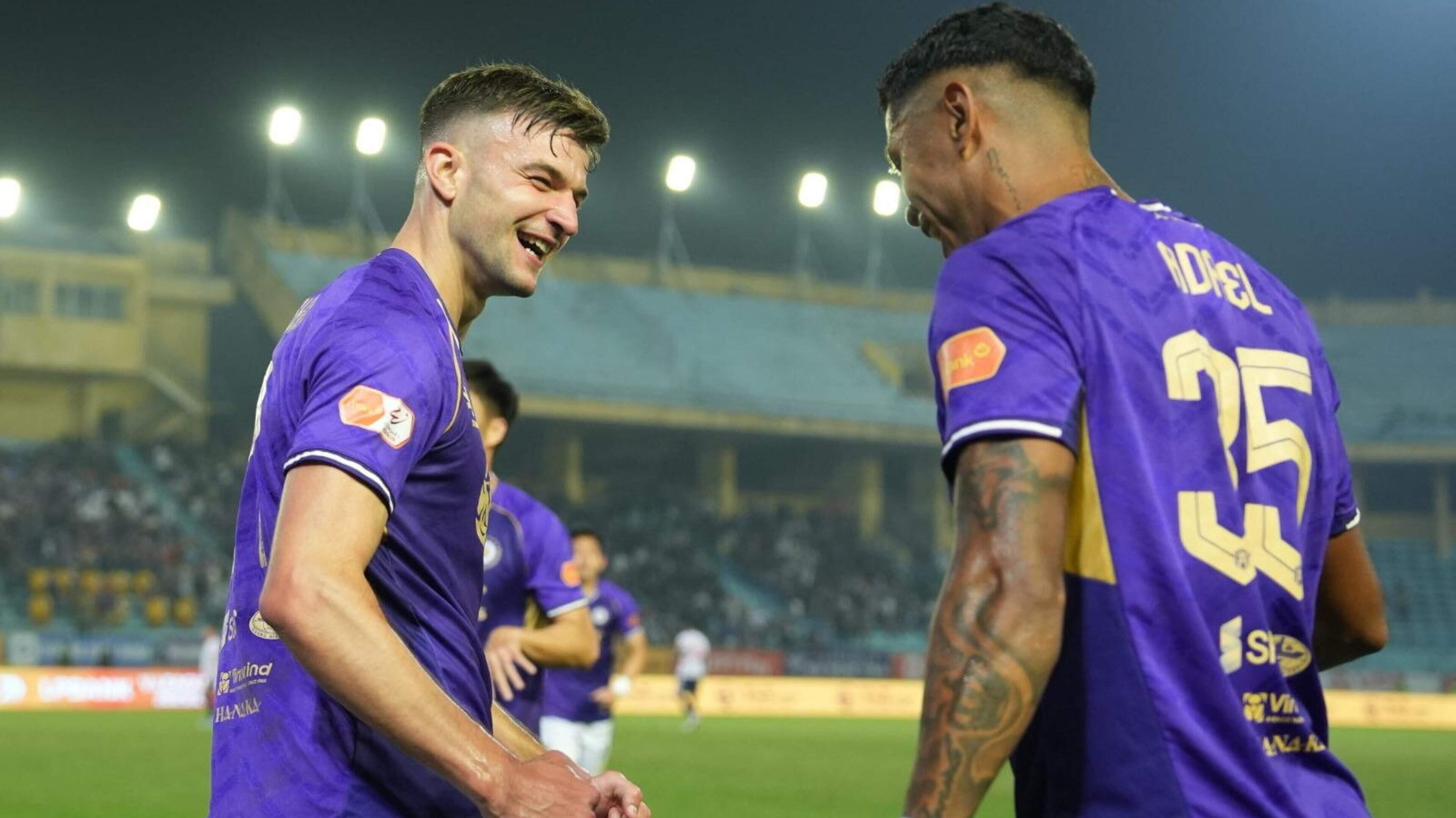 ‘I trust him with my life’: Ex-Glentoran striker on linking up with former Oval boss as he eyes Vietnam national team call-up
